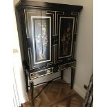 English Georgian Style Black Lacquered Chinoiserie Gilded Cocktail Cabinet Martini Bar Bifold Two