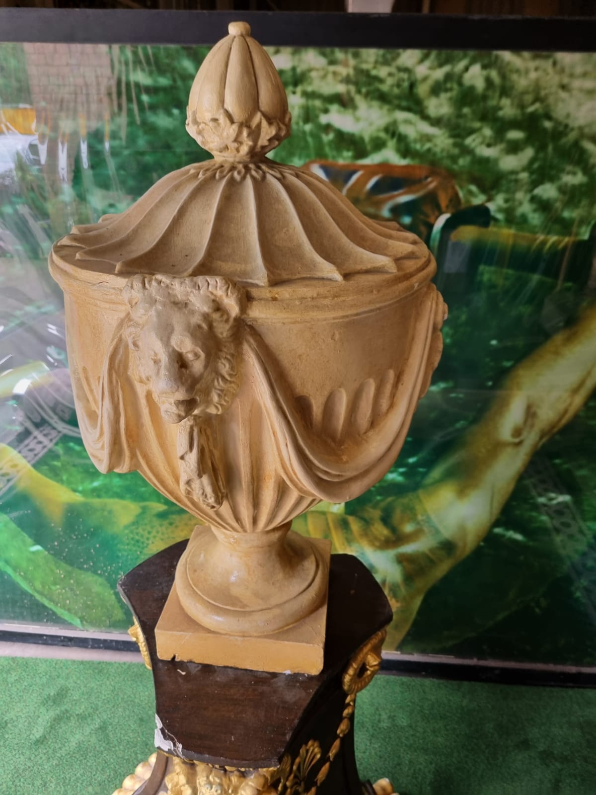 Adam style wooden tripod base stand and reconstituted Adam style urn stained wood and gilded - Image 4 of 5