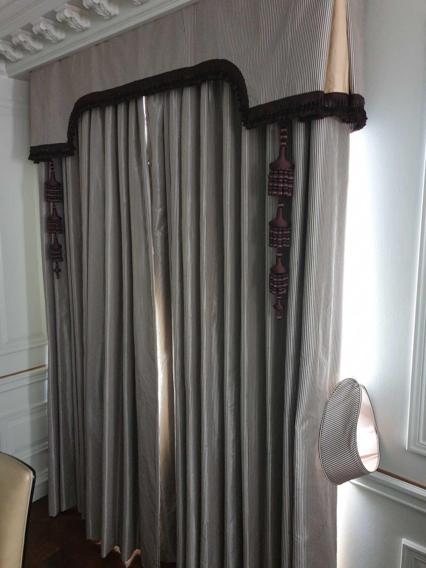 A Pair Of Silk Fully Lined Drapes Complete With Curtain Ties And 2 Oriental Lantern Style Tassels In