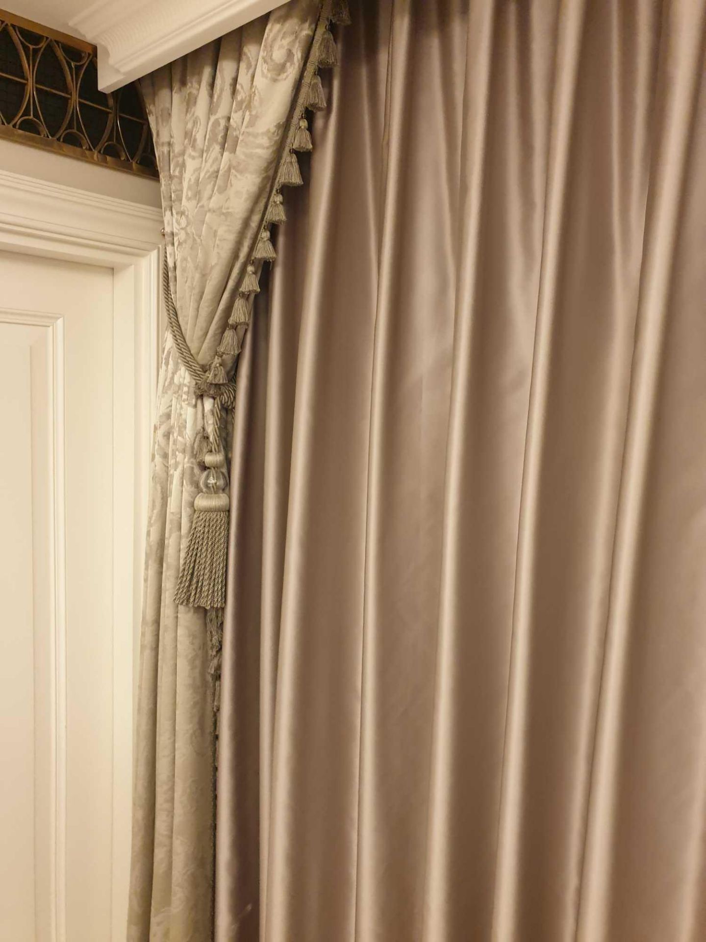 A Pair Of Silk Drapes And Jabots 350 x 260cm (Room 332) (This lot is located in Bath) - Image 2 of 3