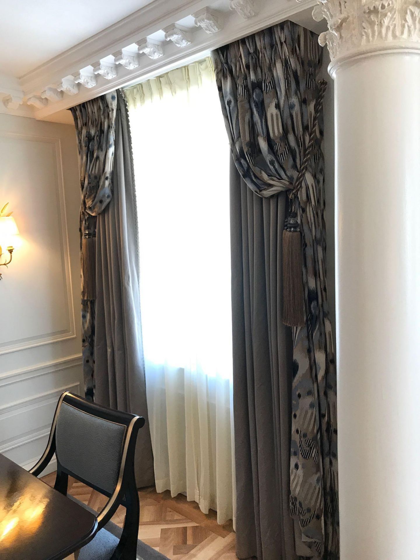 3 x Pairs Of Silk Drapes And Jabots With Tie Backs Span 255 x 275cm (Room 401) - Bild 3 aus 4