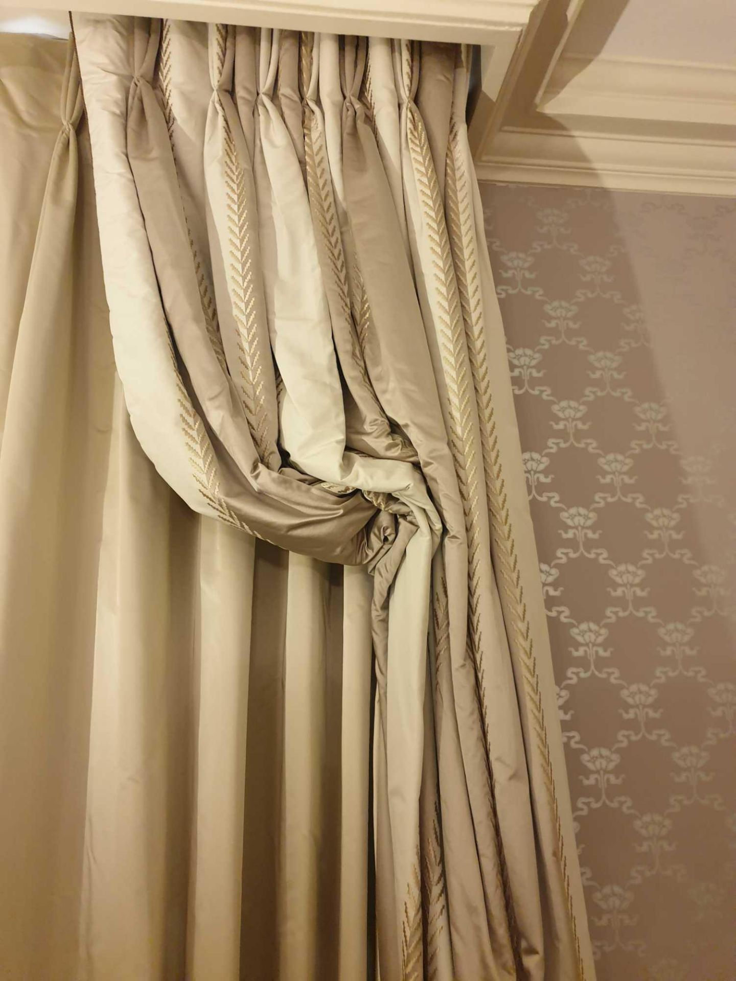 A Pair Of Silk Drapes And Jabots 260 x 260cm (Room 331) (This lot is located in Bath) - Image 2 of 2