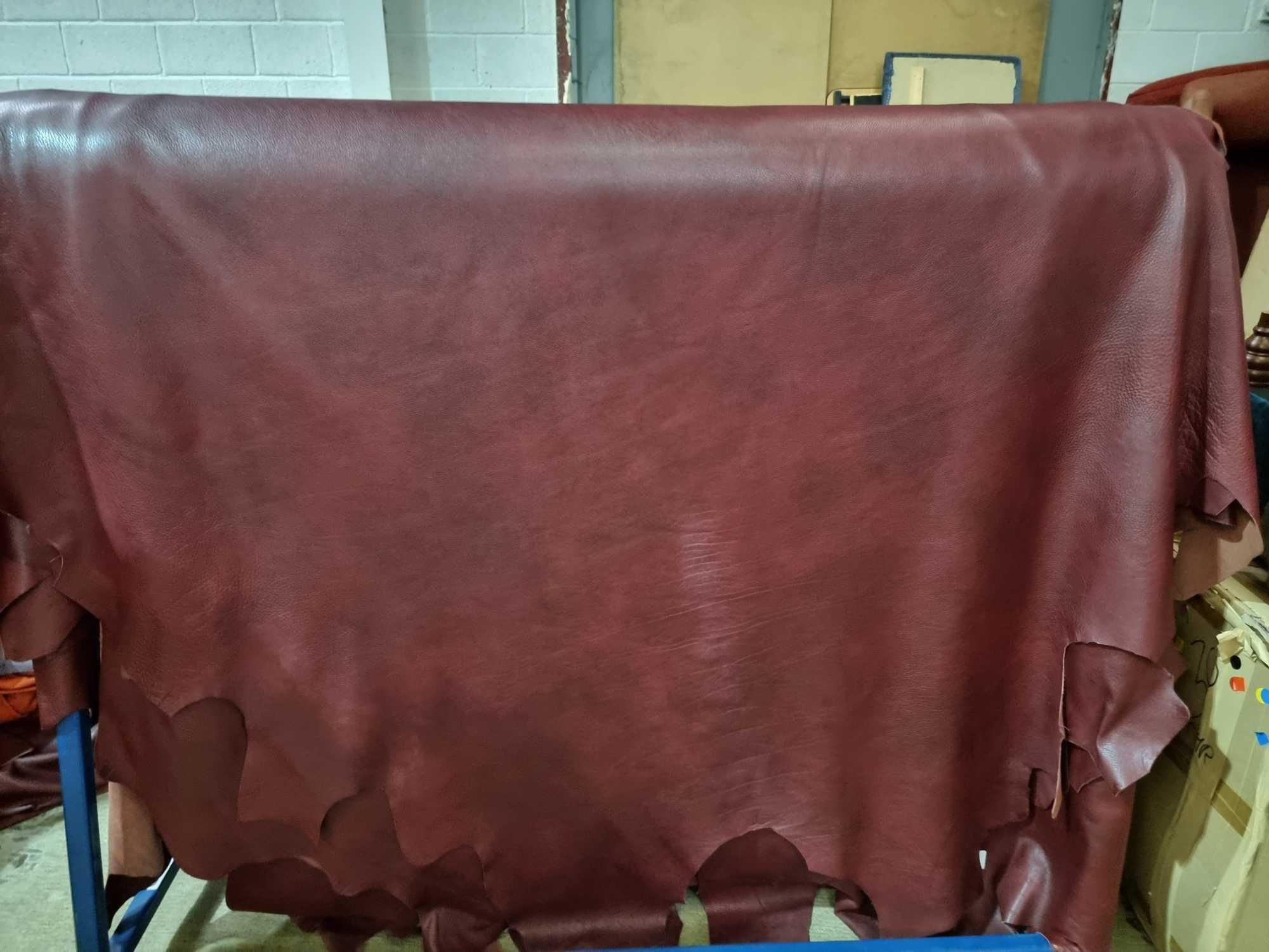 Palazzo Grenadine Leather Hide approximately 5mÂ² 2.5 x 2cm