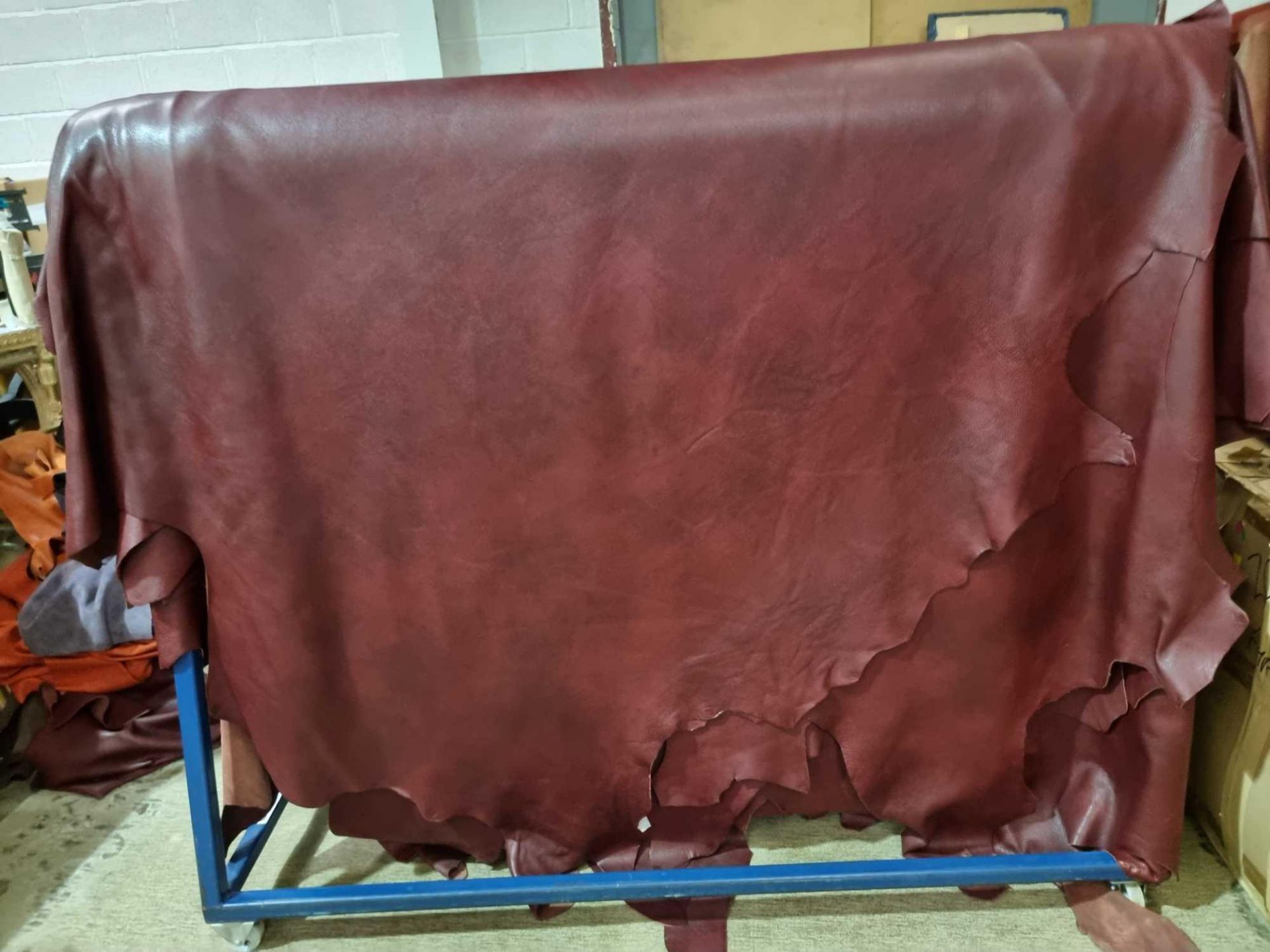 Palazzo Grenadine Leather Hide approximately 4.4mÂ² 2.2 x 2cm