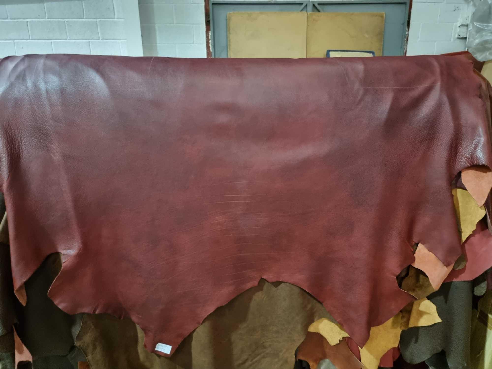 Palazzo Grenadine Leather Hide approximately 4.07mÂ² 2.2 x 1.85cm