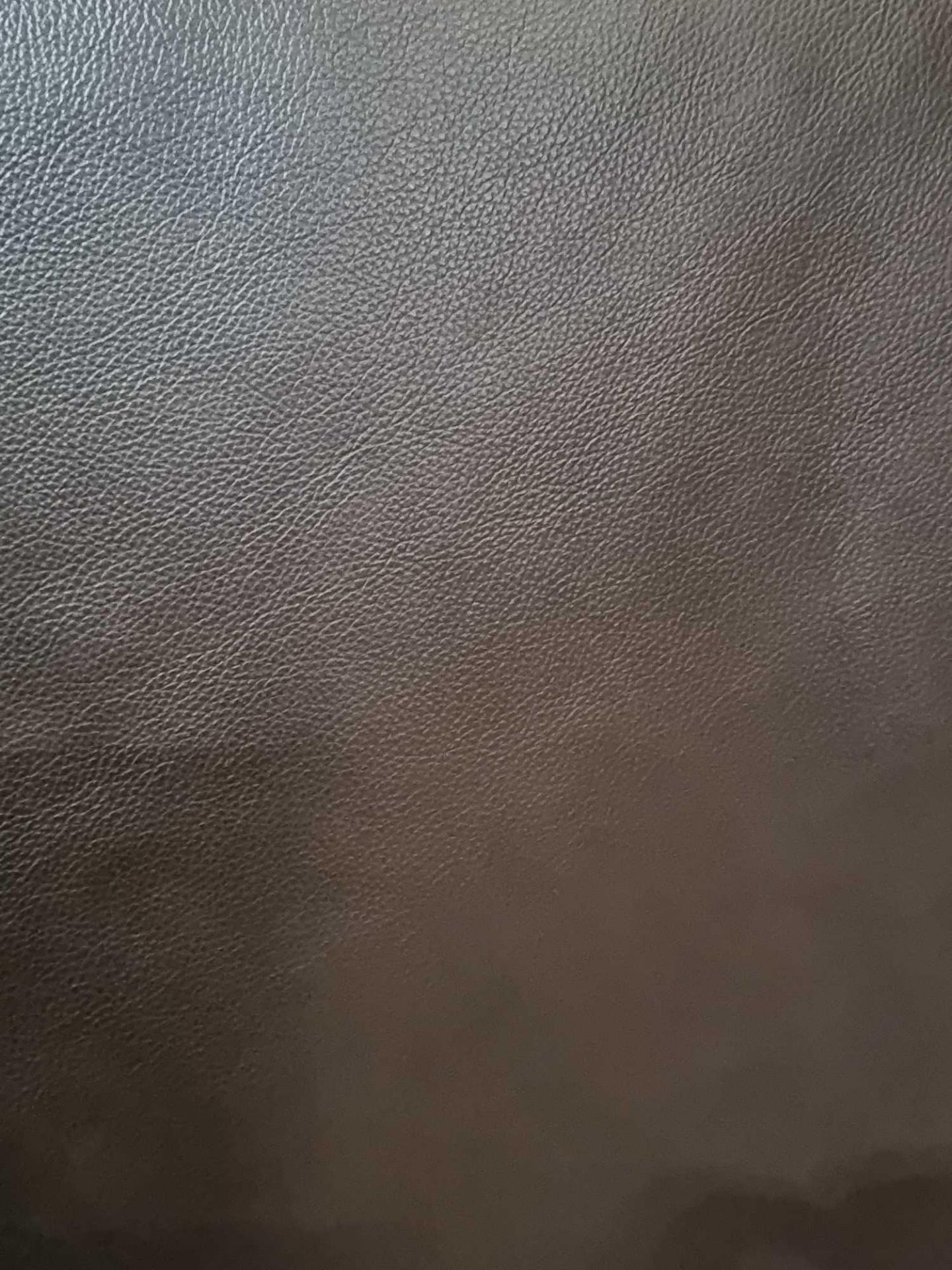 Chocolate Brown Leather Hide approximately 3.57mÂ² 2.1 x 1.7cm - Bild 2 aus 2