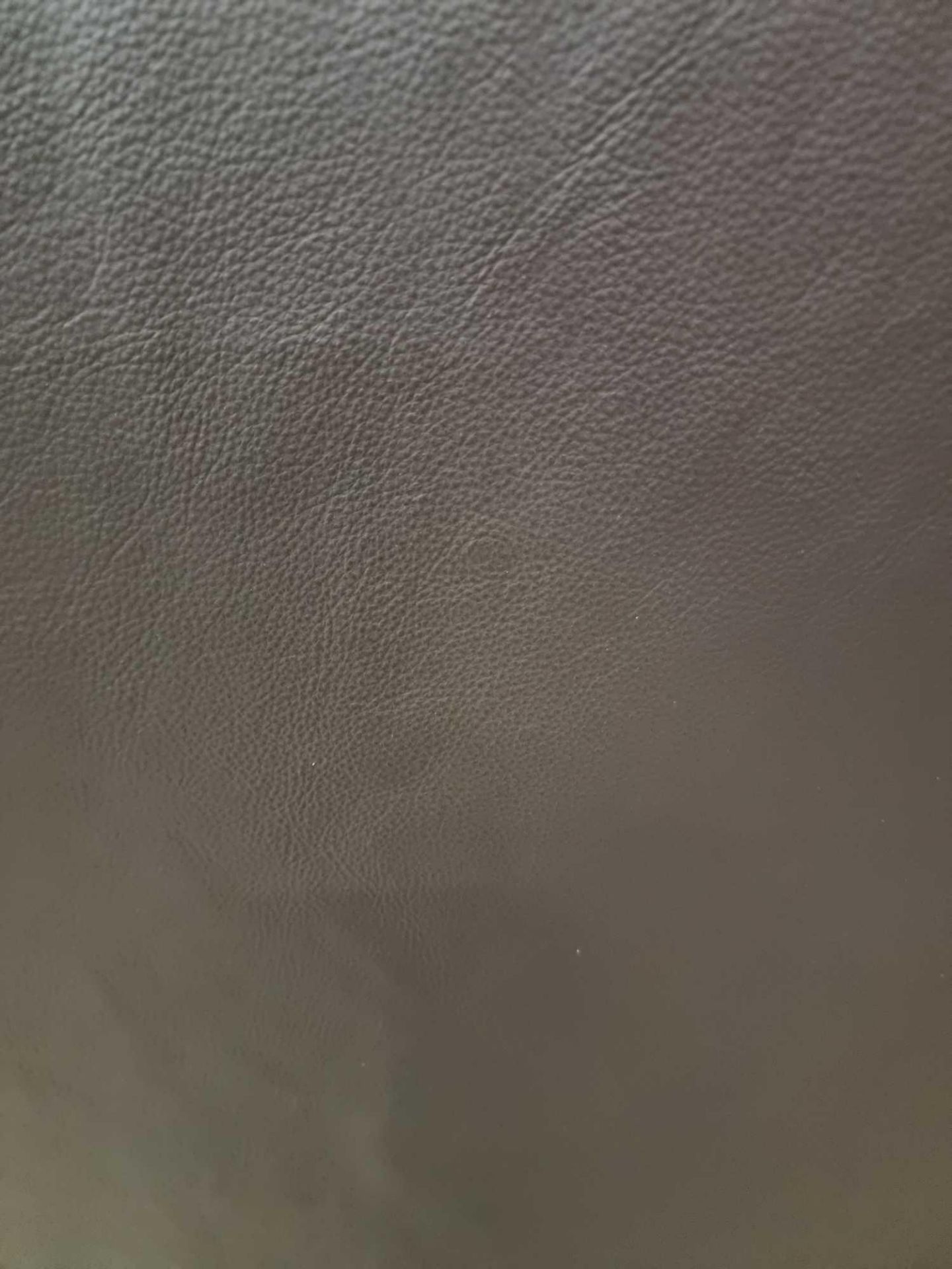 Yarwood Hammersmith Chocolate Leather Hide approximately 3.84mÂ² 2.4 x 1.6cm - Image 2 of 2