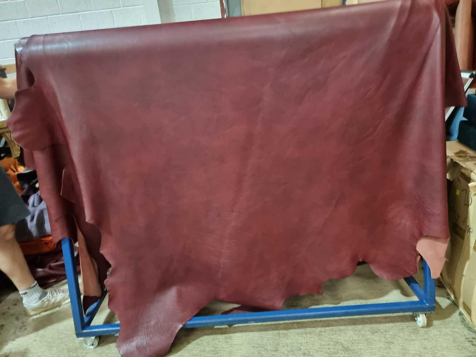 Palazzo Grenadine Leather Hide approximately 5.46mÂ² 2.6 x 2.1cm