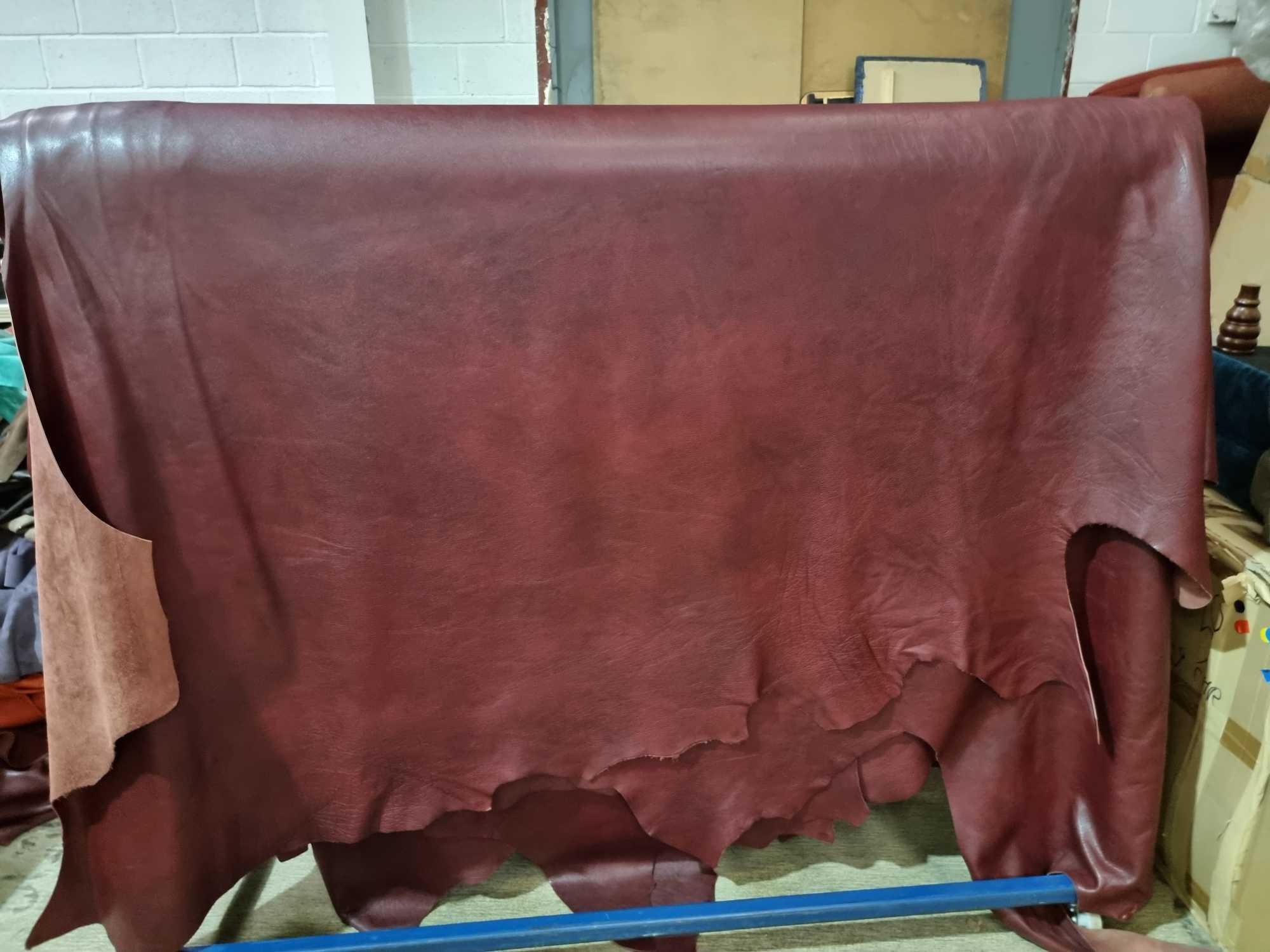 Palazzo Grenadine Leather Hide approximately 4.83mÂ² 2.3 x 2.1cm