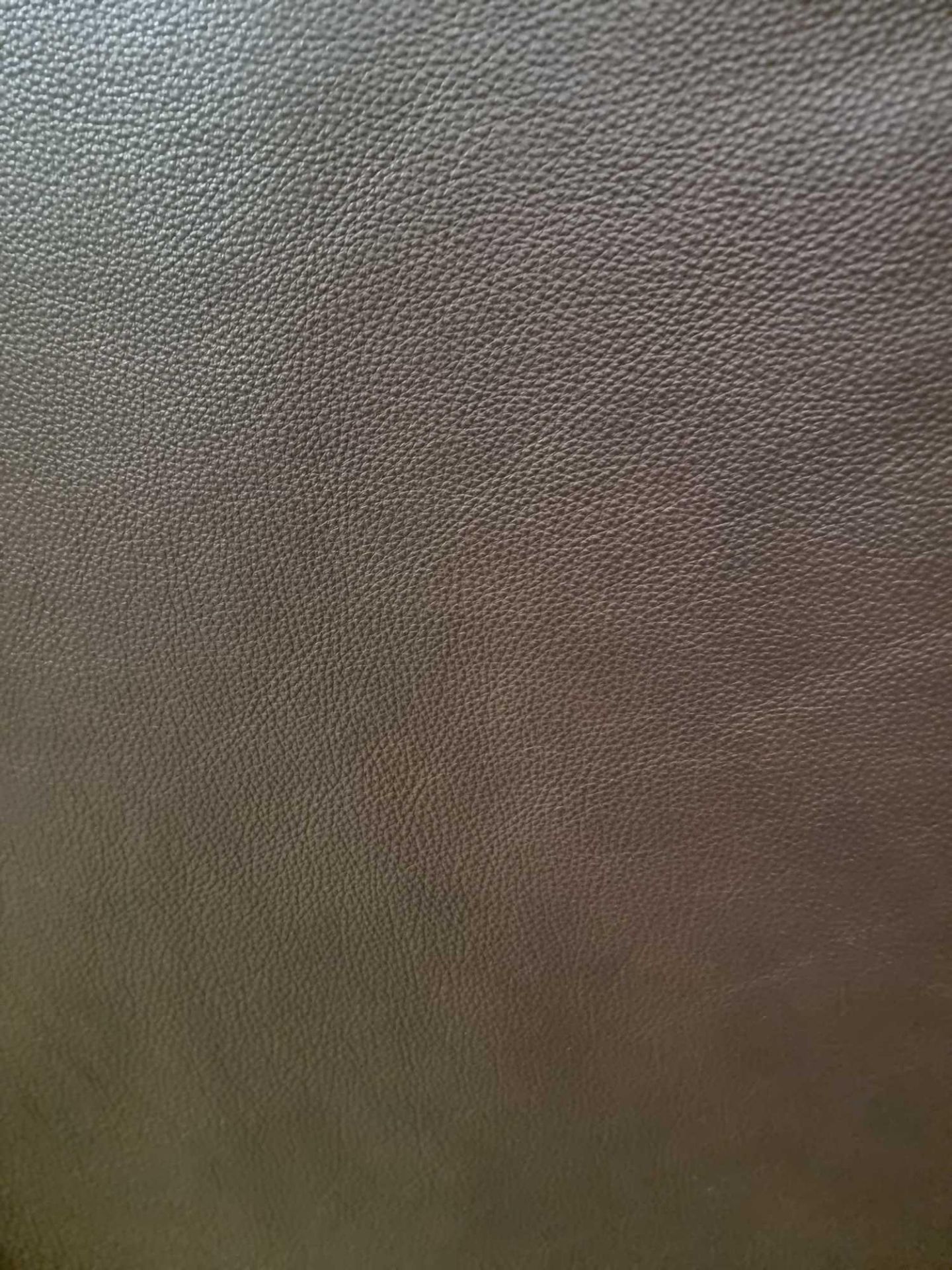 Mastrotto Hudson Chocolate Leather Hide approximately 2mÂ² 2.5 x 0.8cm - Bild 2 aus 2