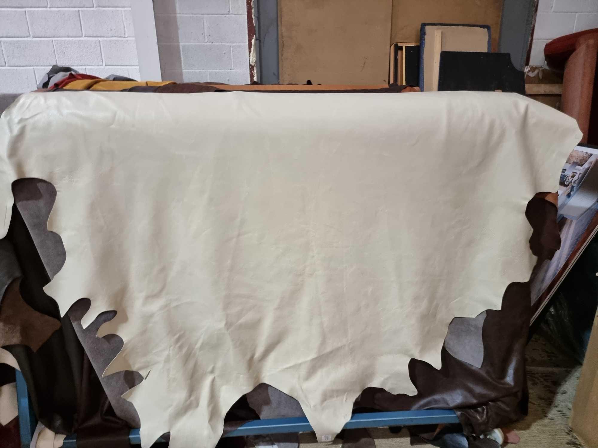 Yarwood Mustang White Leather Hide approximately 4.4mÂ² 2.2 x 2cm