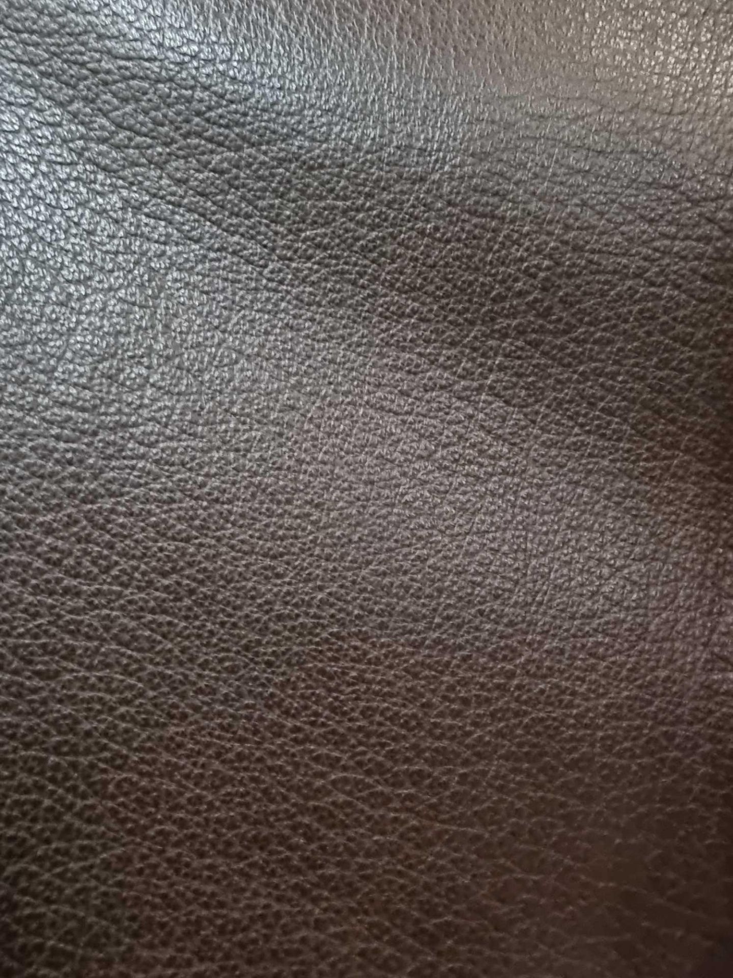Mastrotto Hudson Chocolate Leather Hide approximately 4.18mÂ² 2.2 x 1.9cm - Bild 2 aus 2