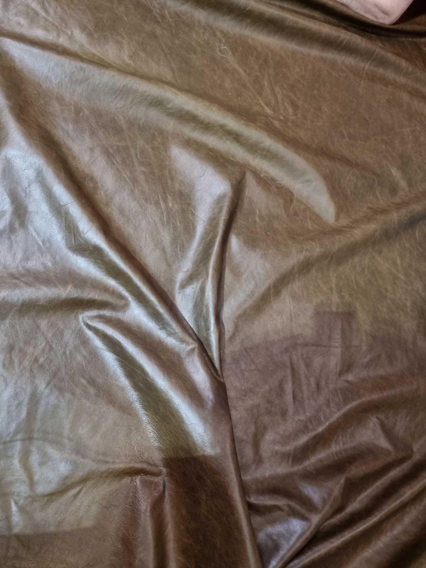 Yarwood Mustang Moss Leather Hide approximately 4.62mÂ² 2.2 x 2.1cm - Image 3 of 3