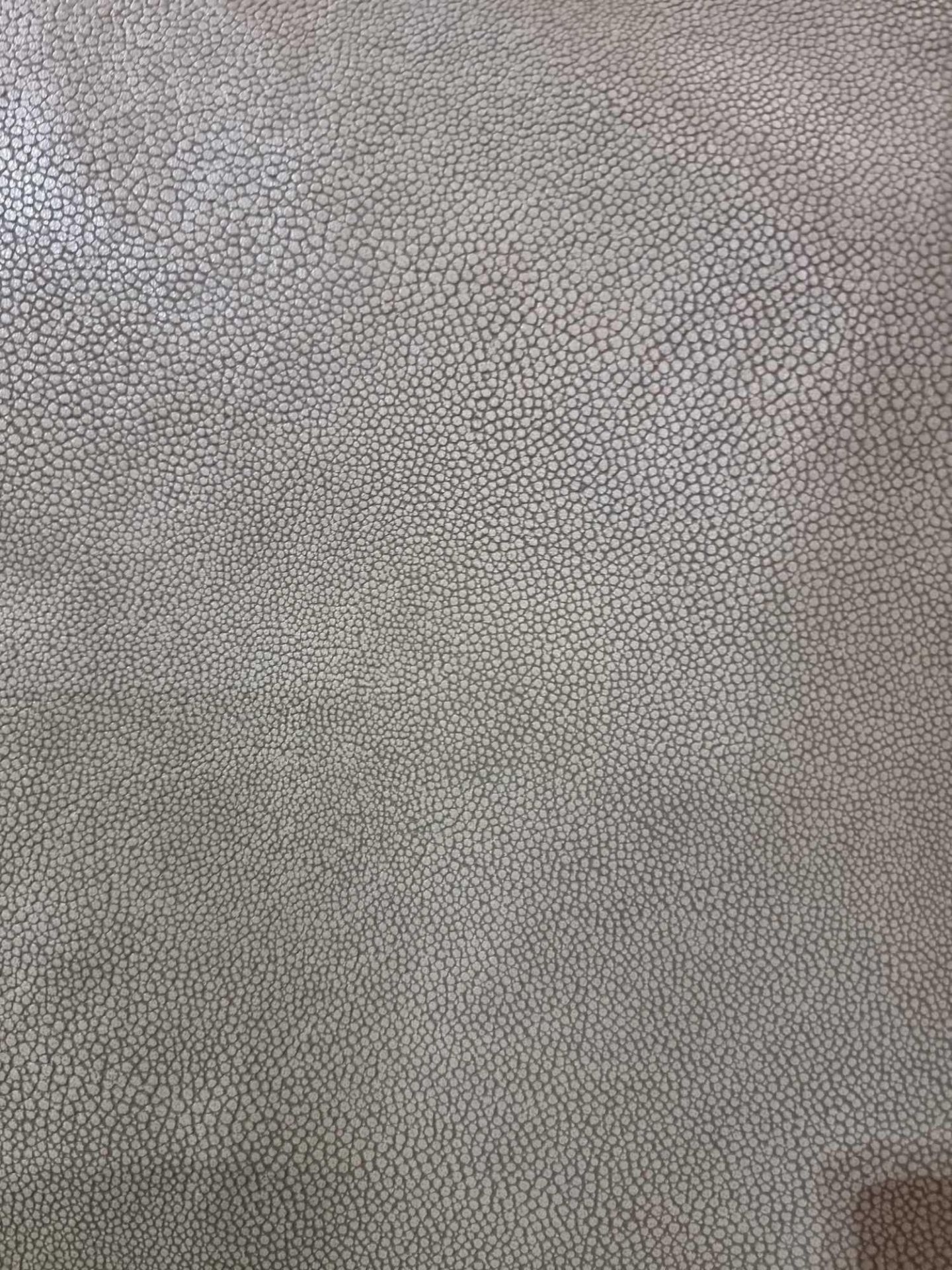 Sage Leather Hide approximately 3.57mÂ² 2.1 x 1.7cm - Bild 2 aus 2