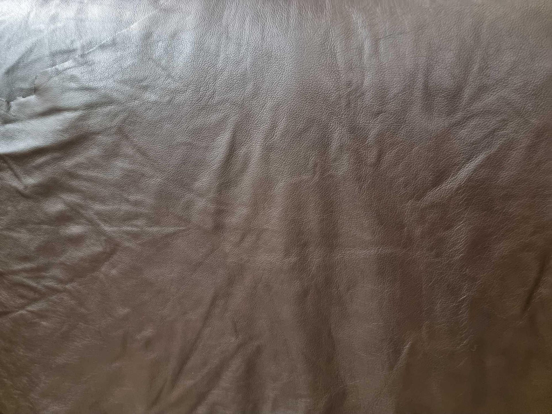 Mastrotto Dakota Chocolate Leather Hide approximately 3.8mÂ² 2 x 1.9cm