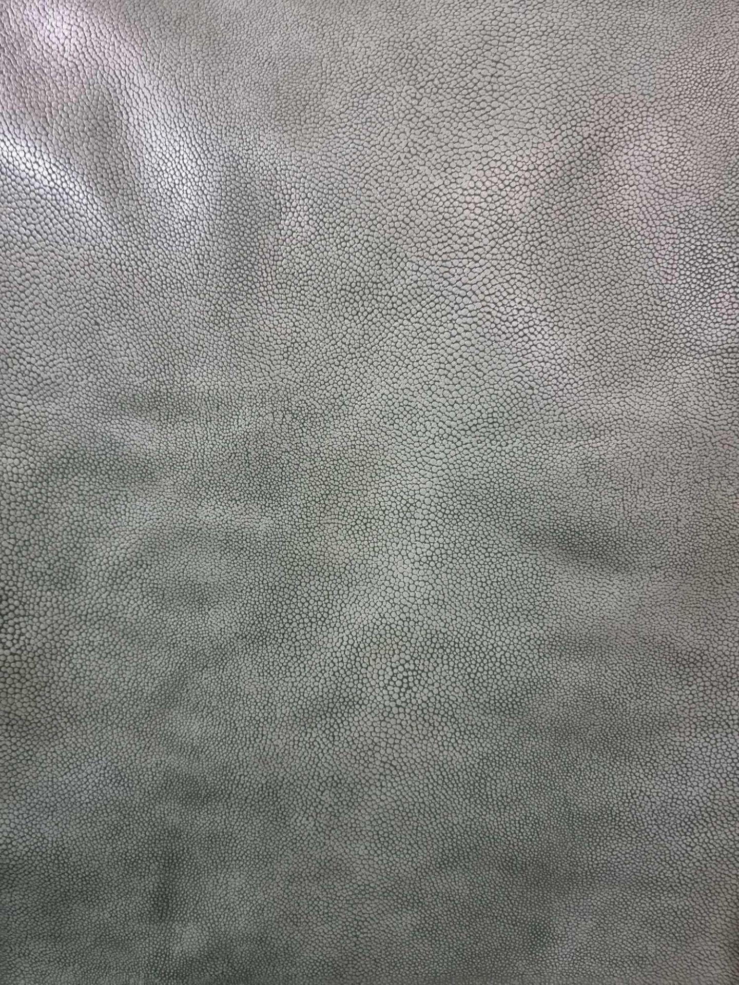 Sage Leather Hide approximately 3.6mÂ² 2 x 1.8cm - Bild 2 aus 3