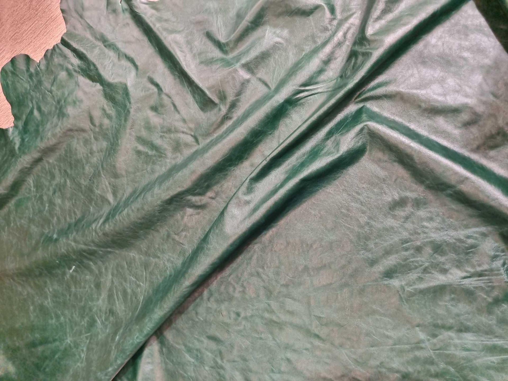 Yarwood Heritage Fern Leather Hide approximately 2.4mÂ² 2 x 1.2cm - Image 3 of 3