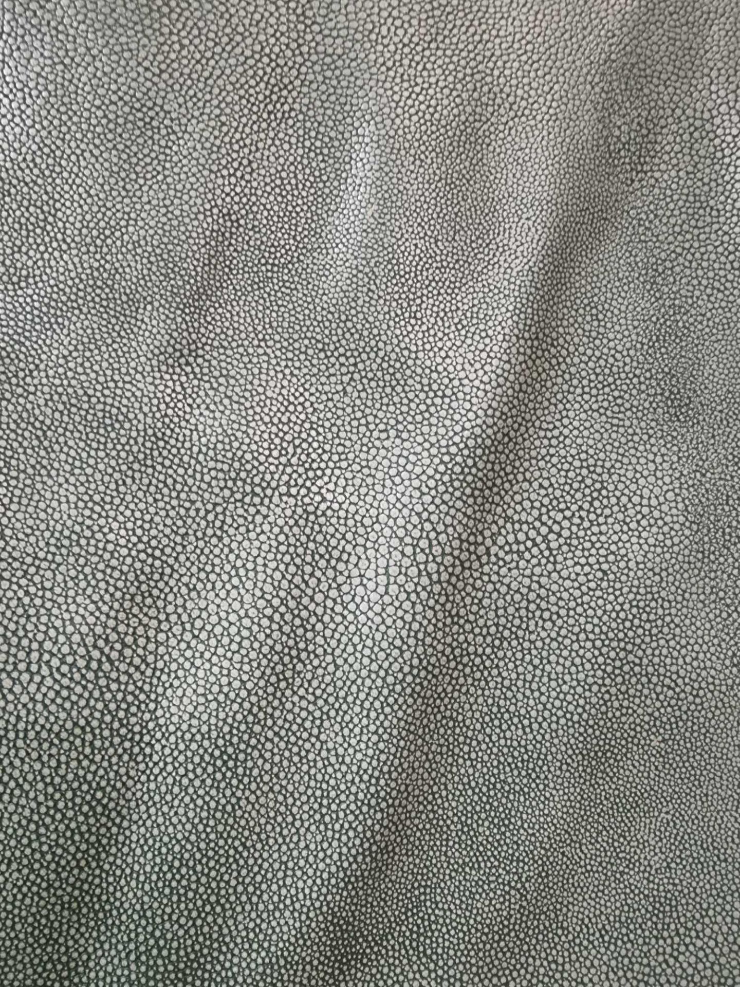Sage Leather Hide approximately 3.6mÂ² 2 x 1.8cm - Bild 2 aus 2