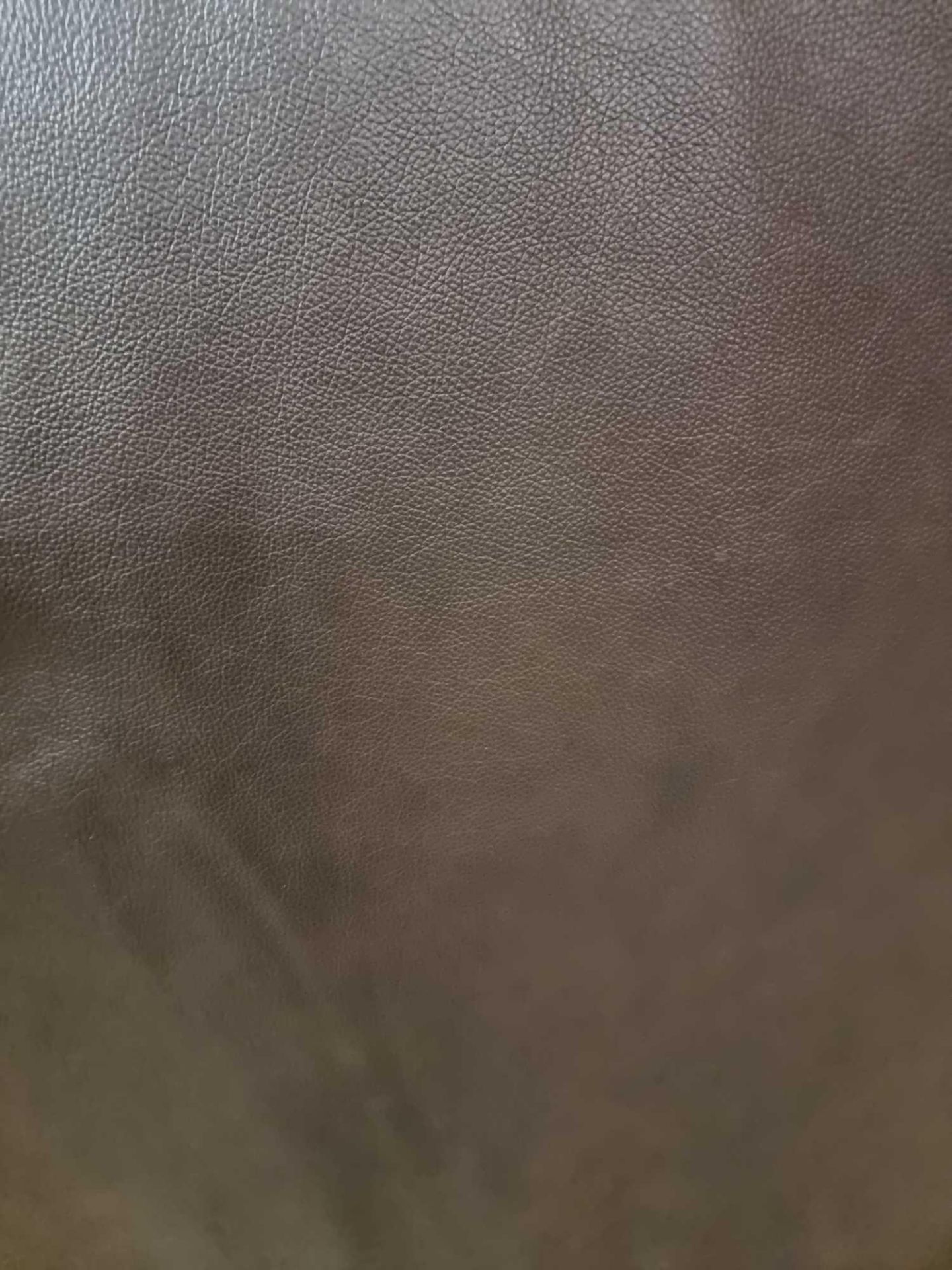 Mastrotto Hudson Chocolate Leather Hide approximately 5mÂ² 2.5 x 2cm - Bild 2 aus 3