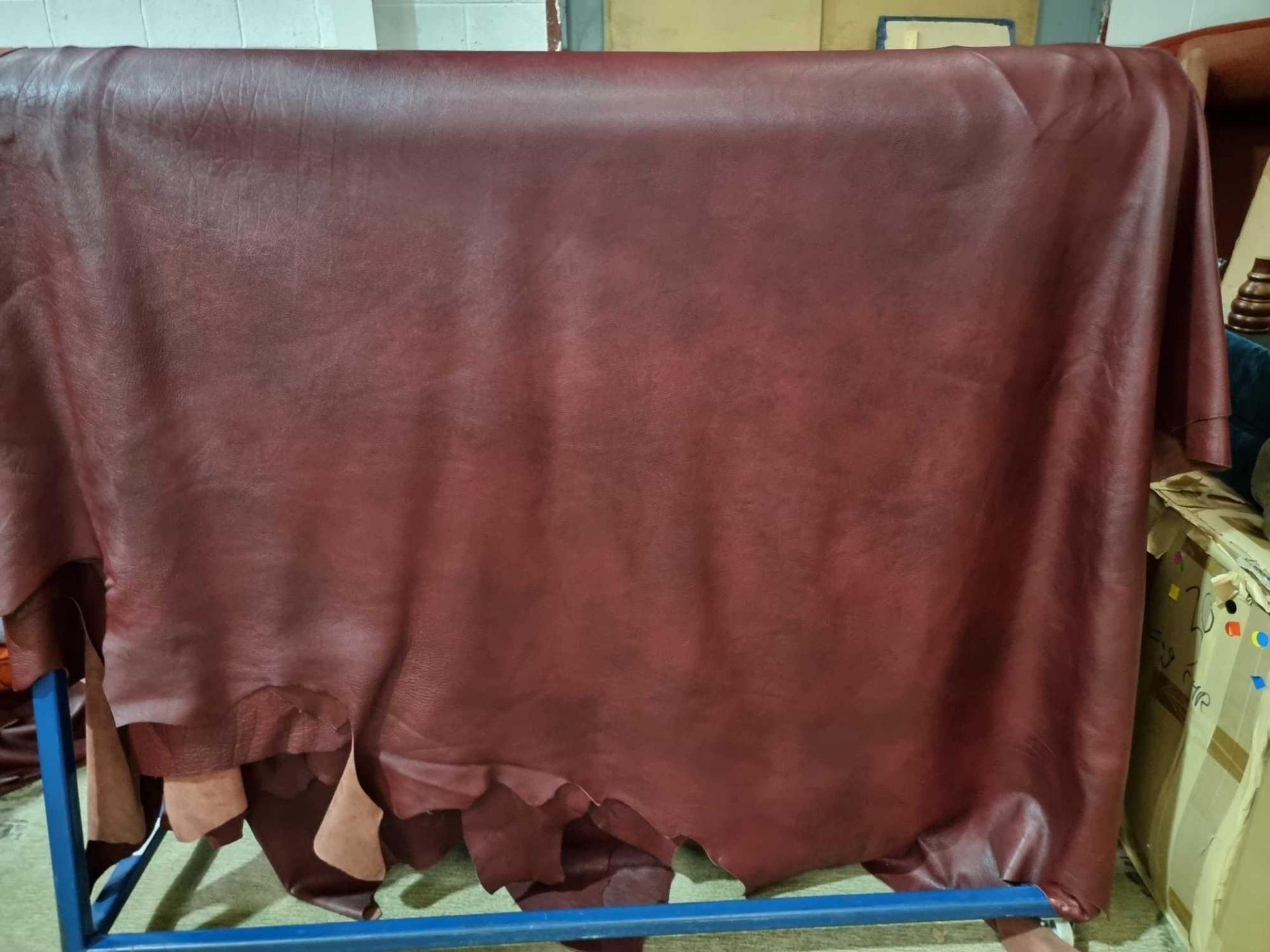 Palazzo Grenadine Leather Hide approximately 4.6mÂ² 2.3 x 2cm