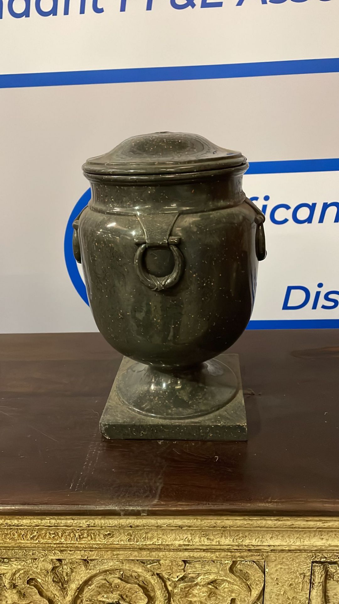 A stone decorative urn with lid (lid has chips) 350mm (H) (SR521) - Image 2 of 2