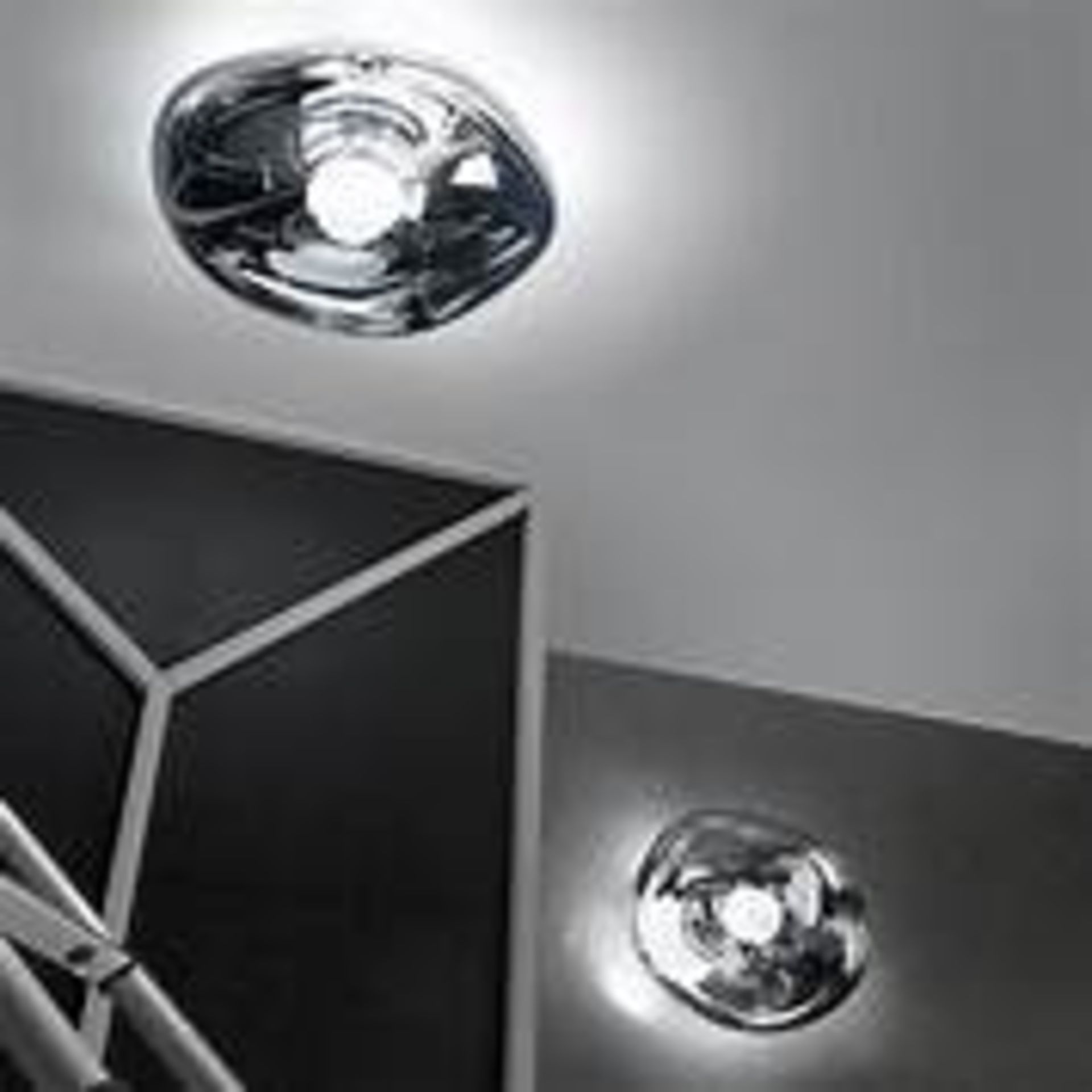 Lava silver wall light the body of the Lava wall light has an organic feel like the melting ice of a - Bild 2 aus 2