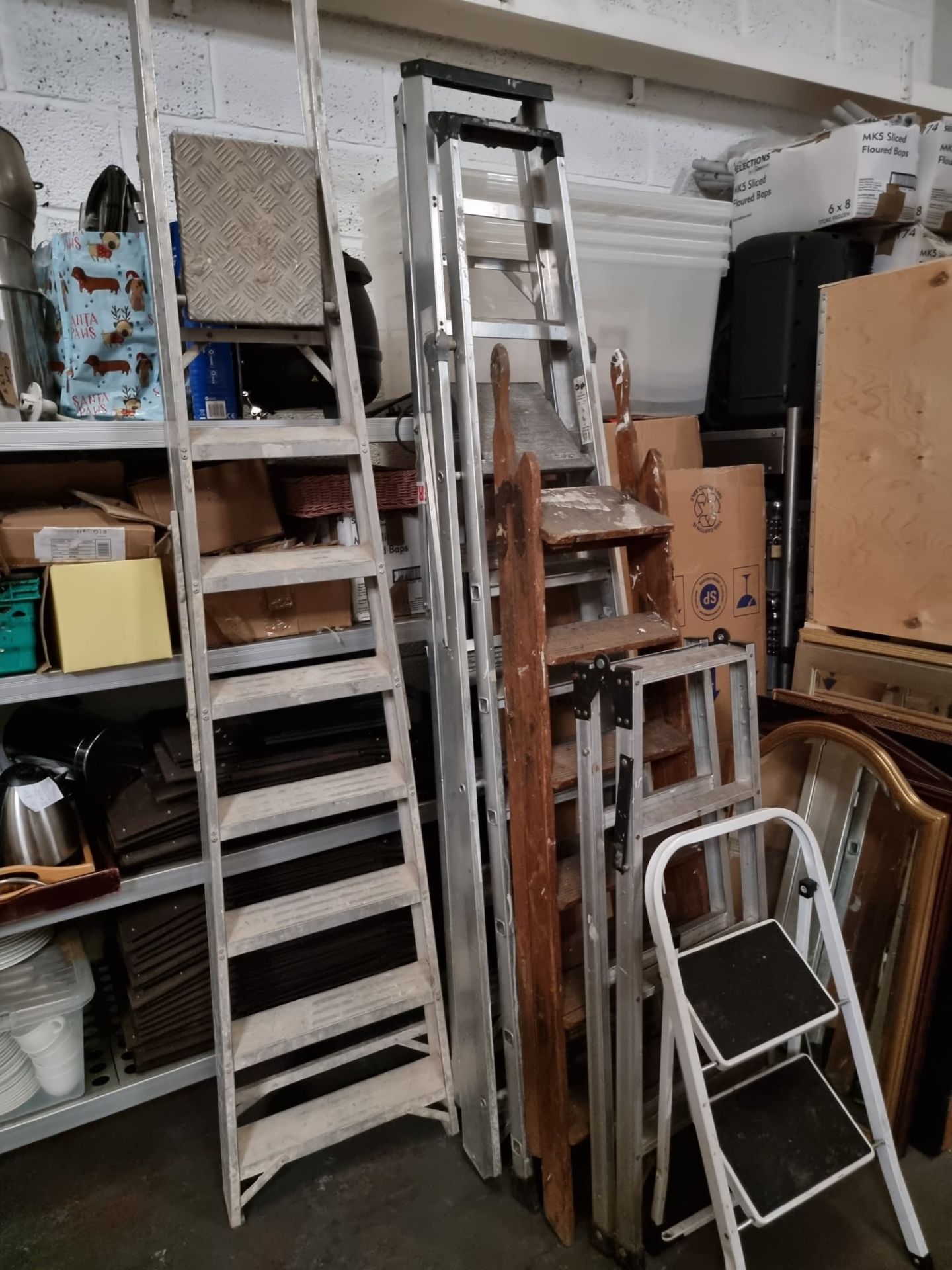 6 x various tradesman step ladders comprises 4 x various auminium tread ladders 1 x small step up - Image 8 of 8