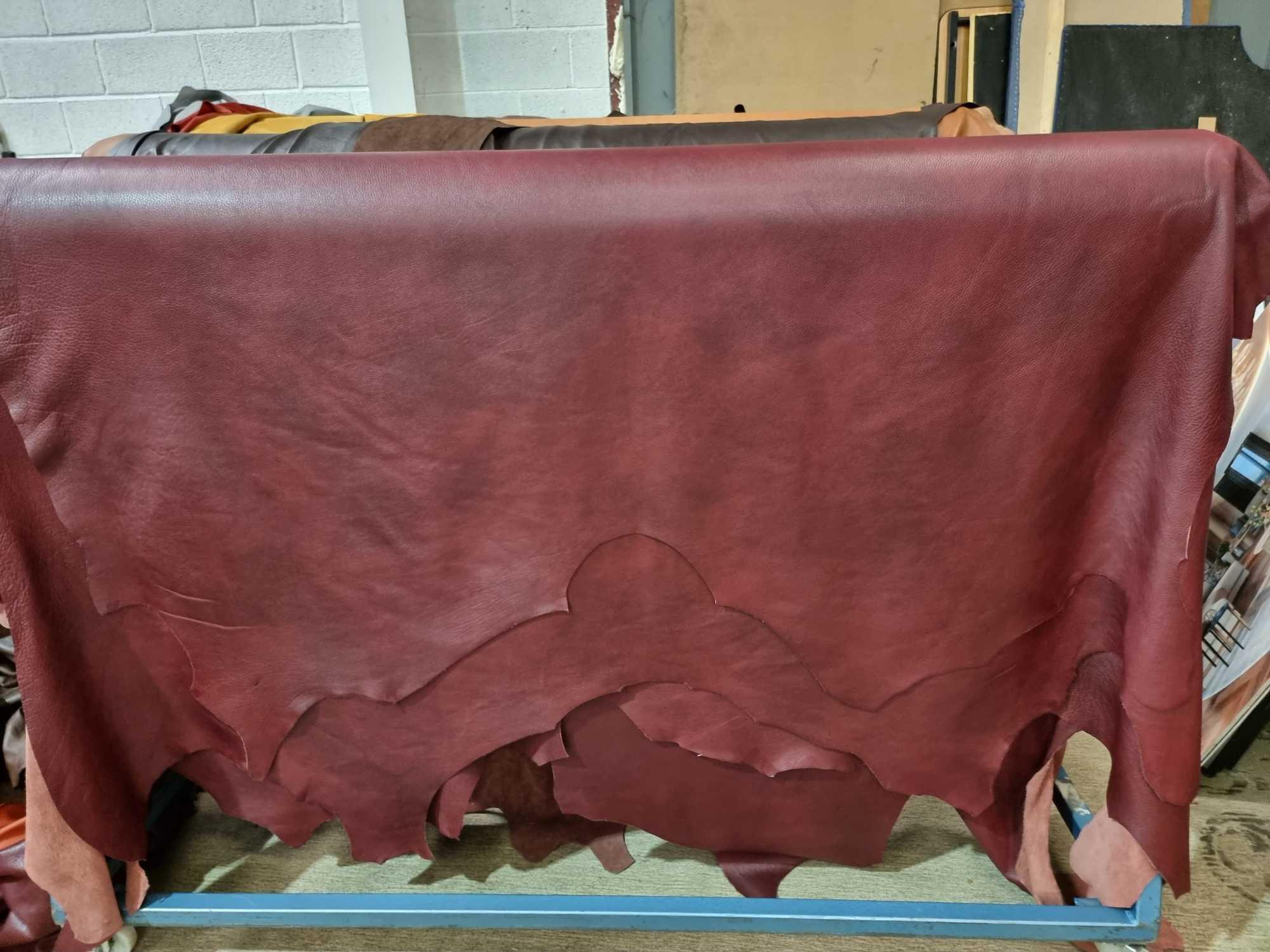 Palazzo Grenadine Leather Hide approximately 5.52mÂ² 2.4 x 2.3cm