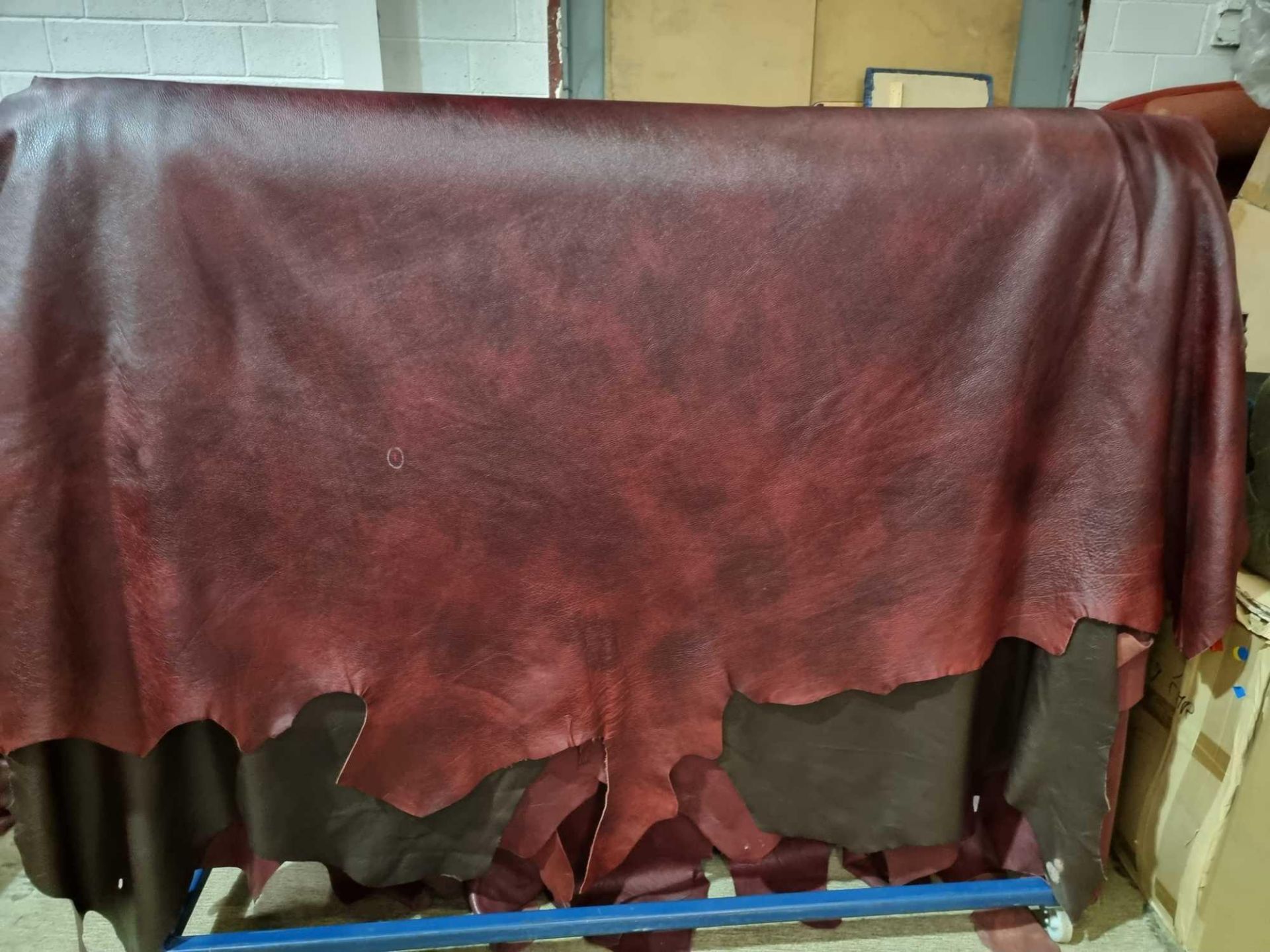 Palazzo Grenadine Leather Hide approximately 4.4mÂ² 2.2 x 2cm