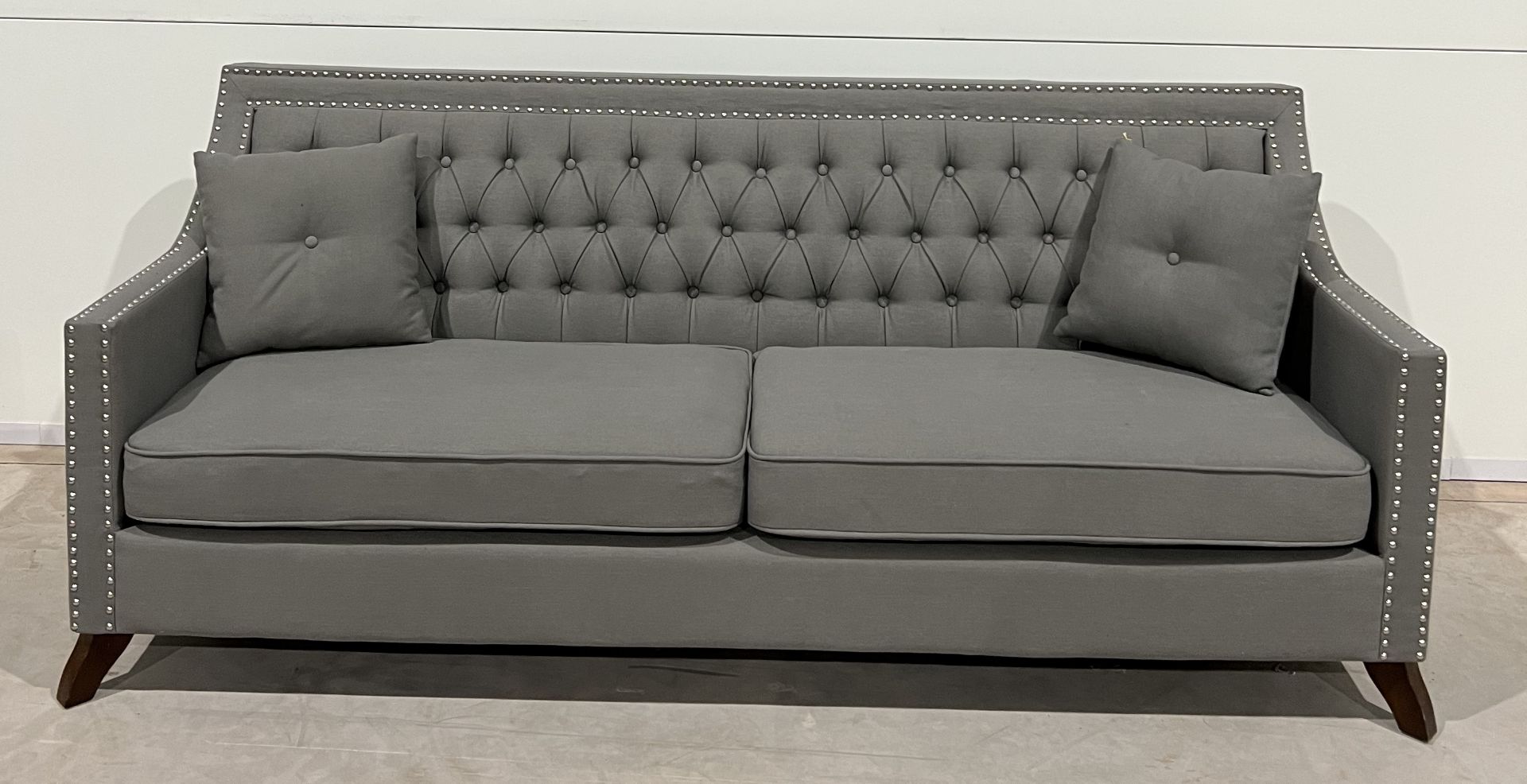 Chatsworth Grey Plush Fabric Sofa Offering A Decidedly Modern Take On The Classic Chesterfield - Image 2 of 3