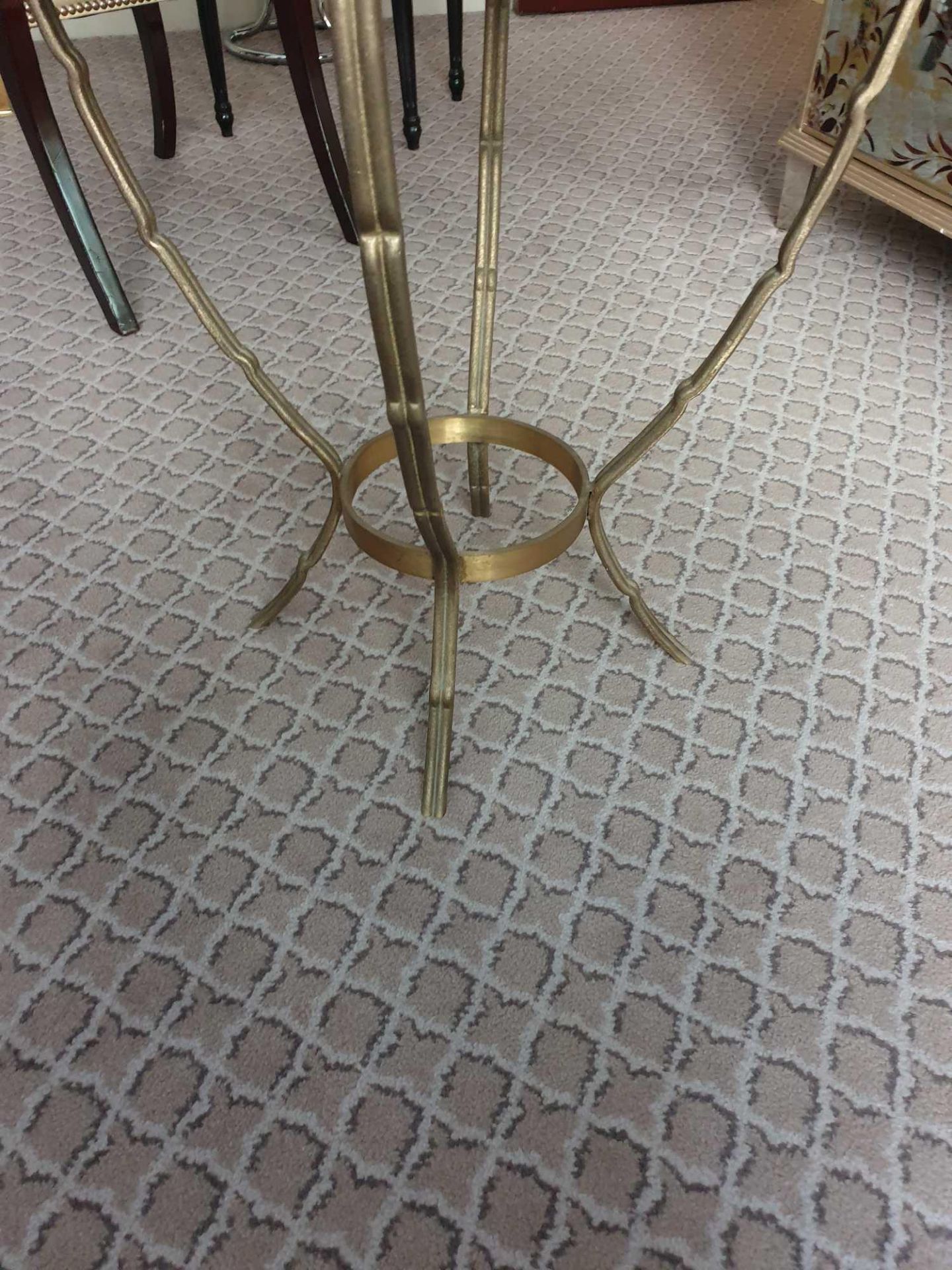 A Brass And Mirrored Top Coffee Table 60 x 76cm - Image 2 of 4