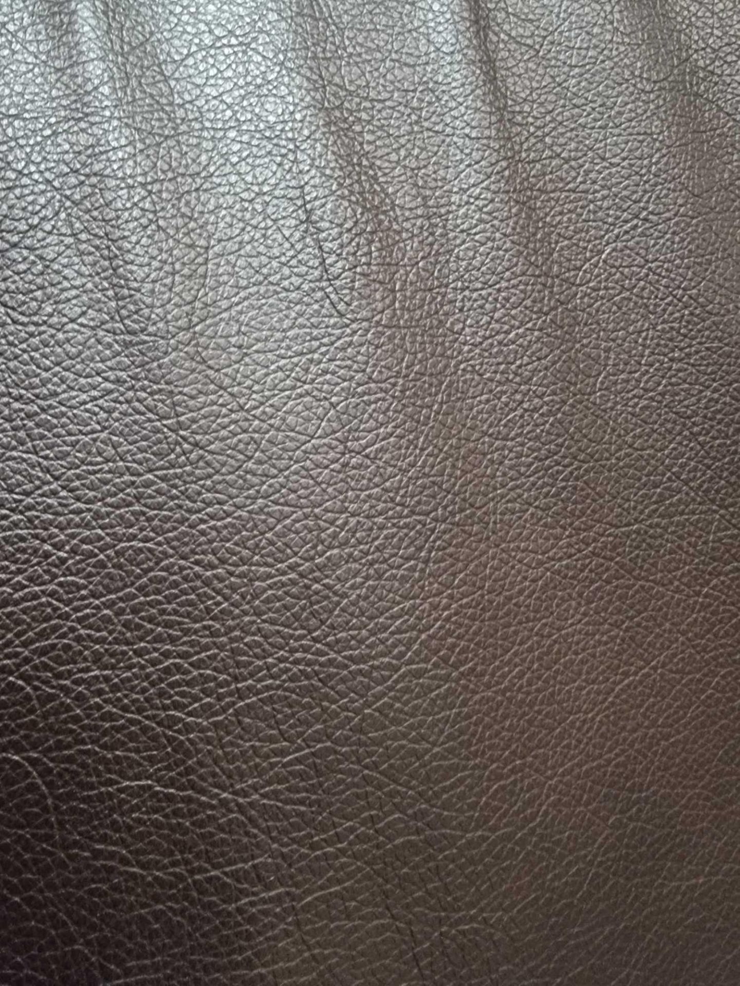 Chocolate Leather Hide approximately 5.04mÂ² 2.4 x 2.1cm ( Hide No,134) - Bild 2 aus 2