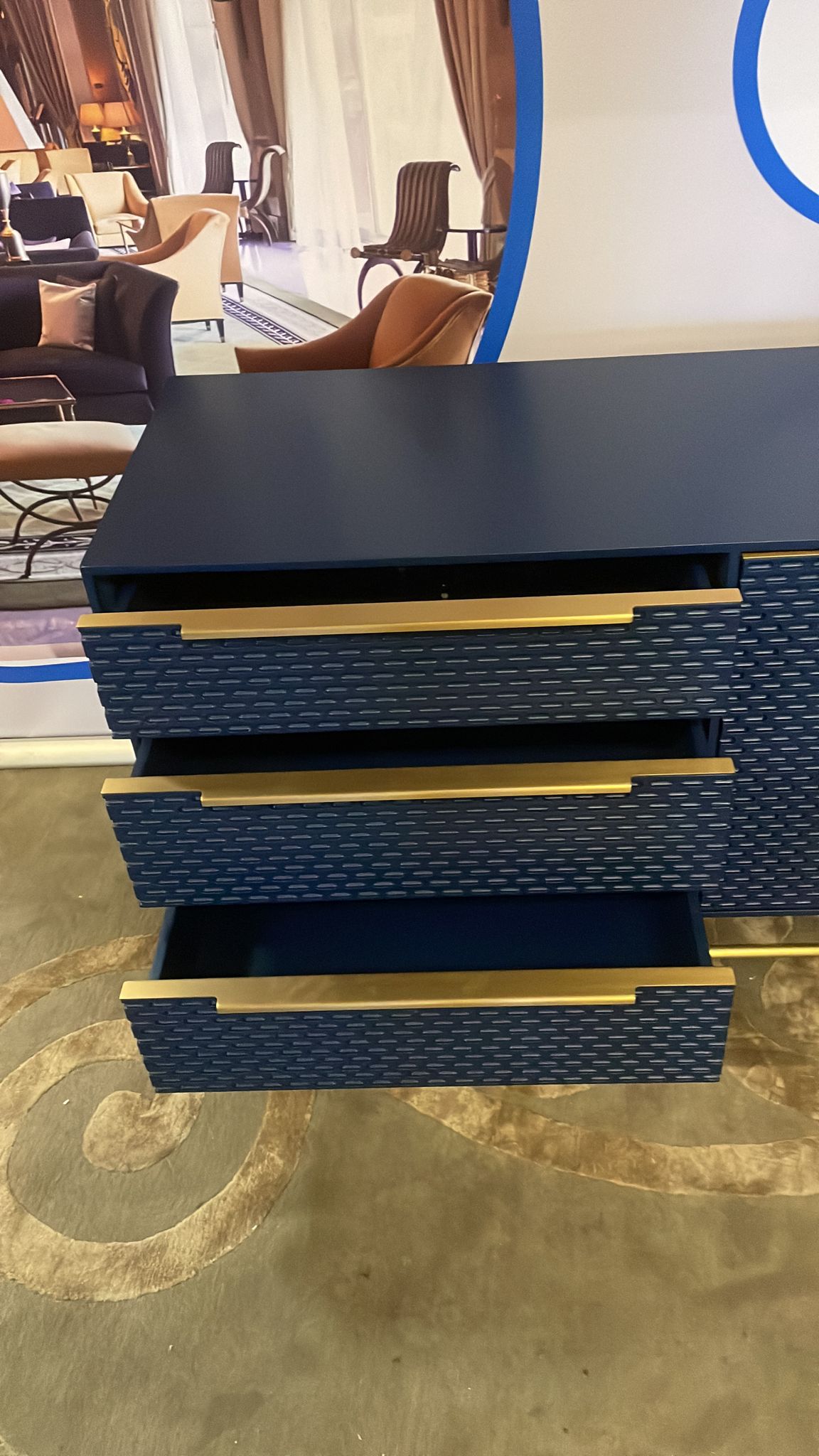 Combe 3 Drawer Sideboard Finished In A Stylish Blue The Honeycomb Carved Solid Oak Doors Creating - Bild 2 aus 3