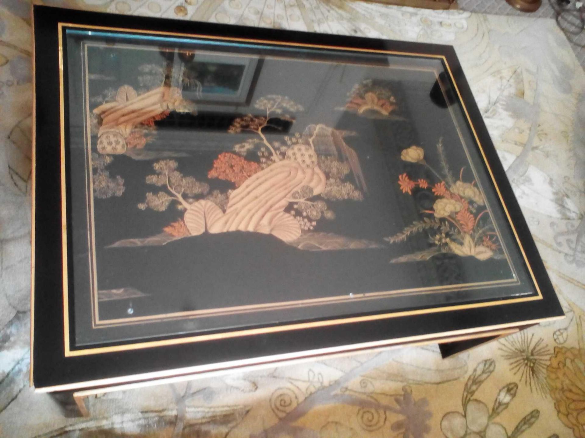 Black Lacquer Hand Decorated Chinoiserie Coffee Table With Gilt Line Detail 120 x 90 x 46cm - Image 3 of 3