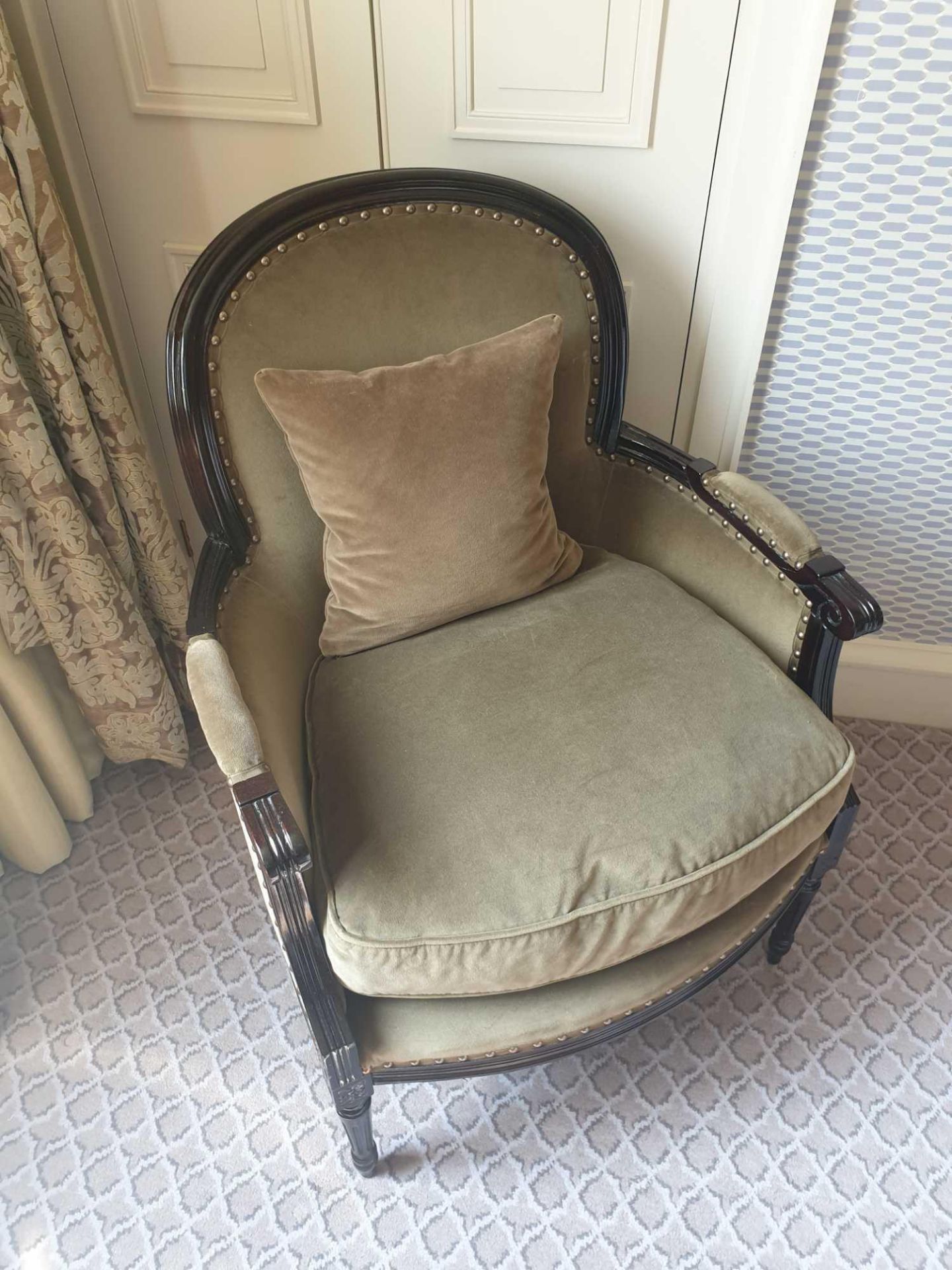 A pair of Louis XV Style tub Bergere chair The Slightly Flared Arms with Upholstered Armrests - Bild 2 aus 2