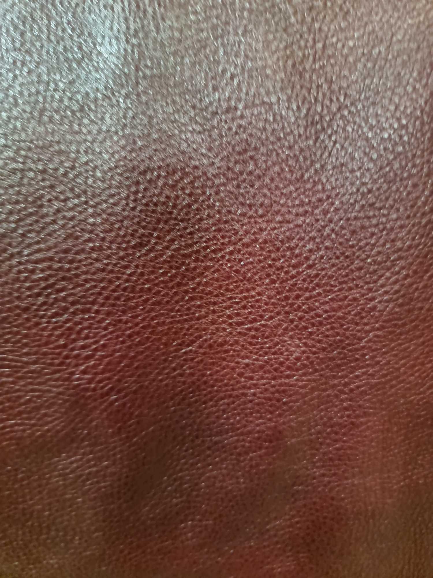 Palazzo Grenadine Leather Hide approximately 4.62mÂ² 2.2 x 2.1cm ( Hide No,116)