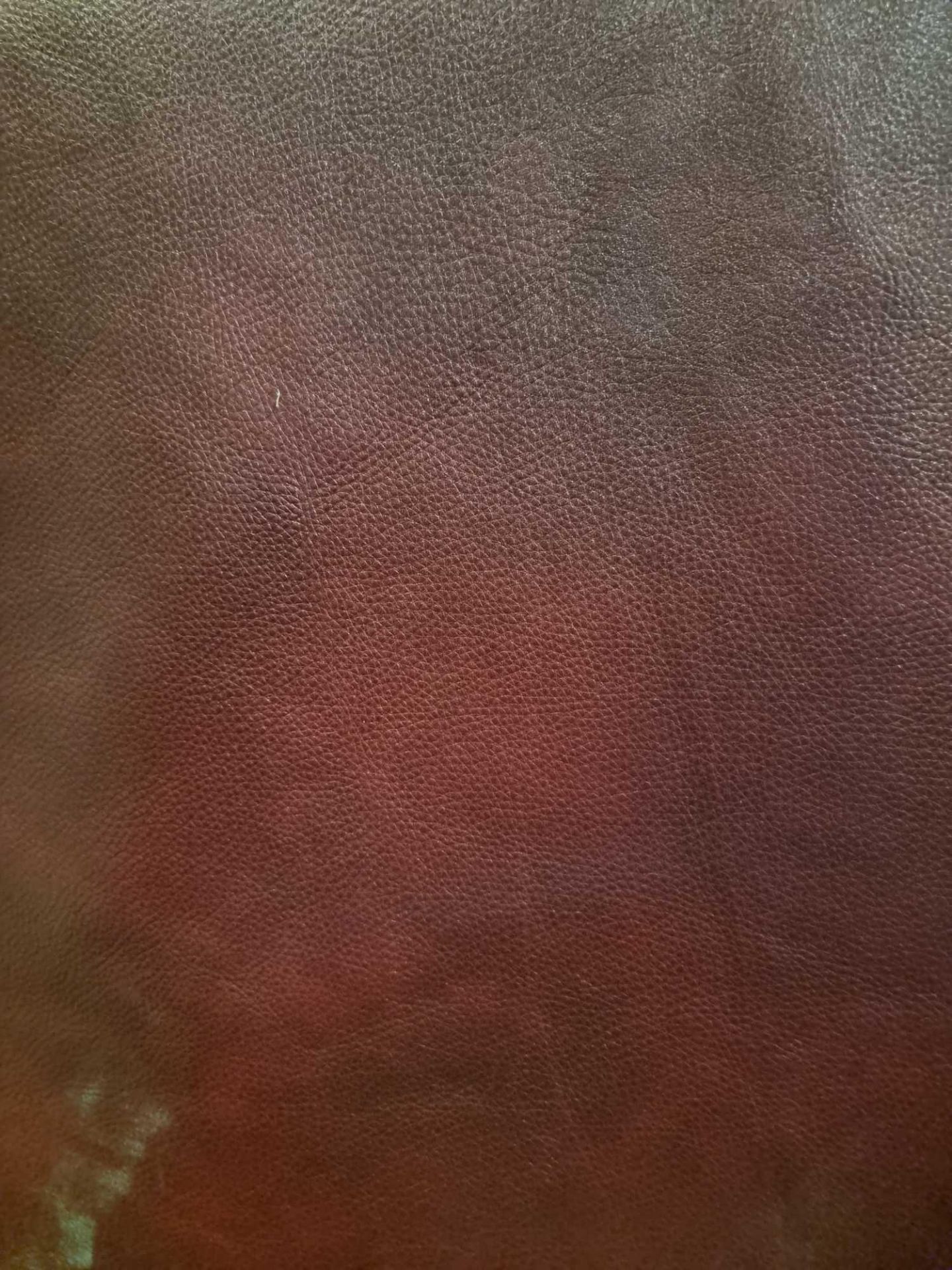 Palazzo Grenadine Leather Hide approximately 4.41mÂ² 2.1 x 2.1cm ( Hide No,257) - Bild 2 aus 2