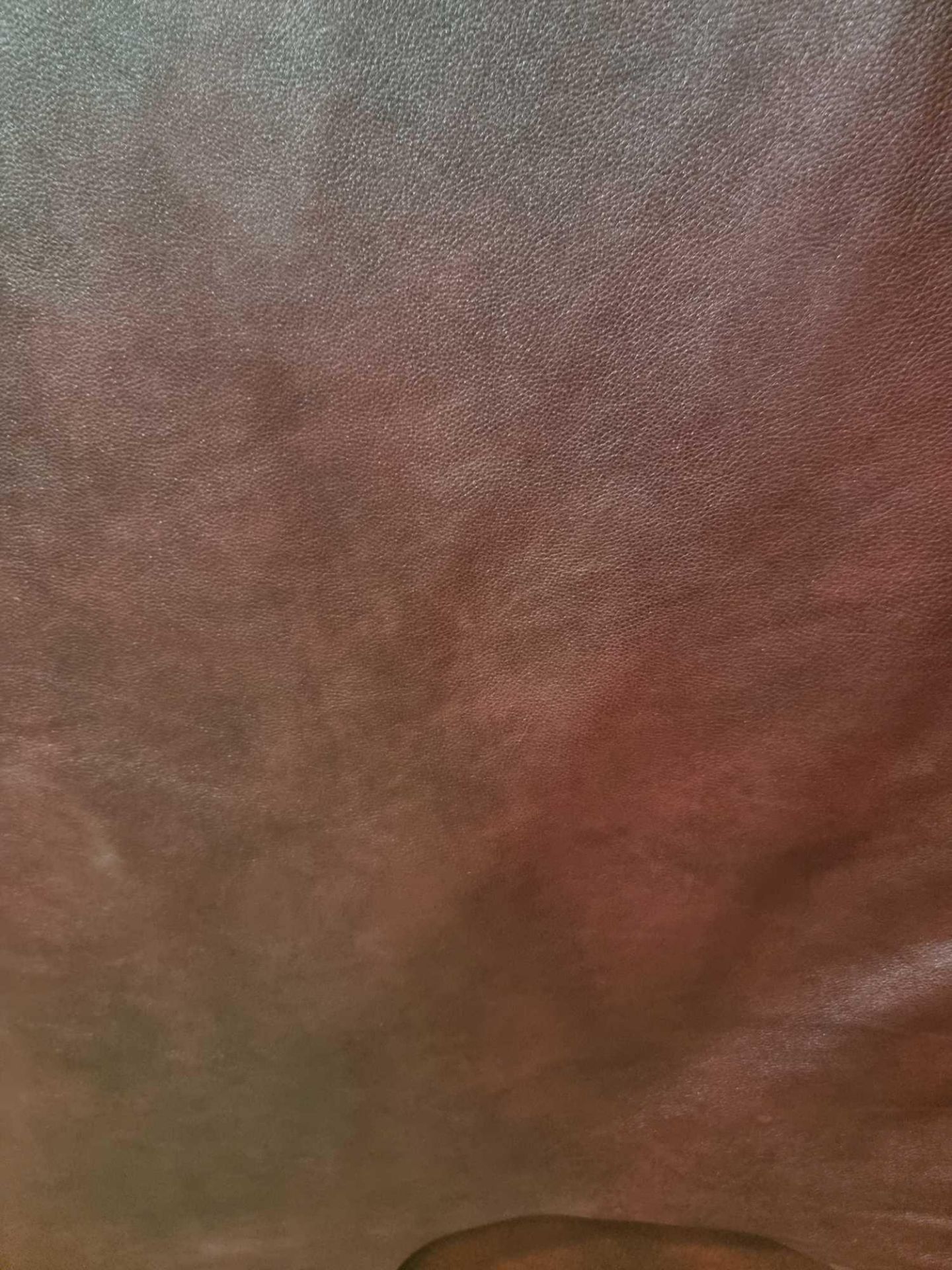 Palazzo Grenadine Leather Hide approximately 3.99mÂ² 2.1 x 1.9cm ( Hide No,42) - Bild 2 aus 2