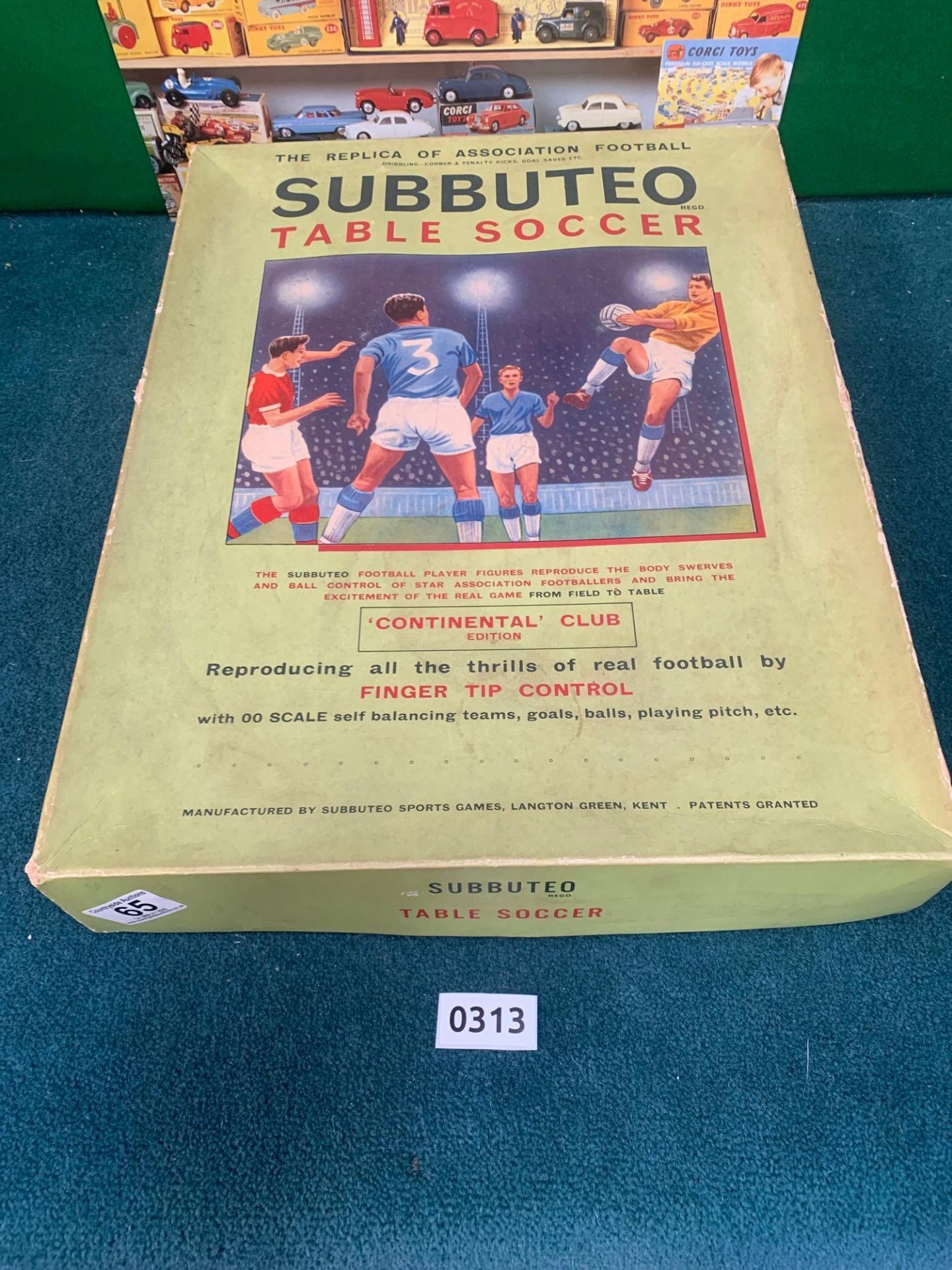 Subbuteo 1970's Continental Display Edition. With Goals, Balls, Rules &Amp; 2 Teams. Blue And Red