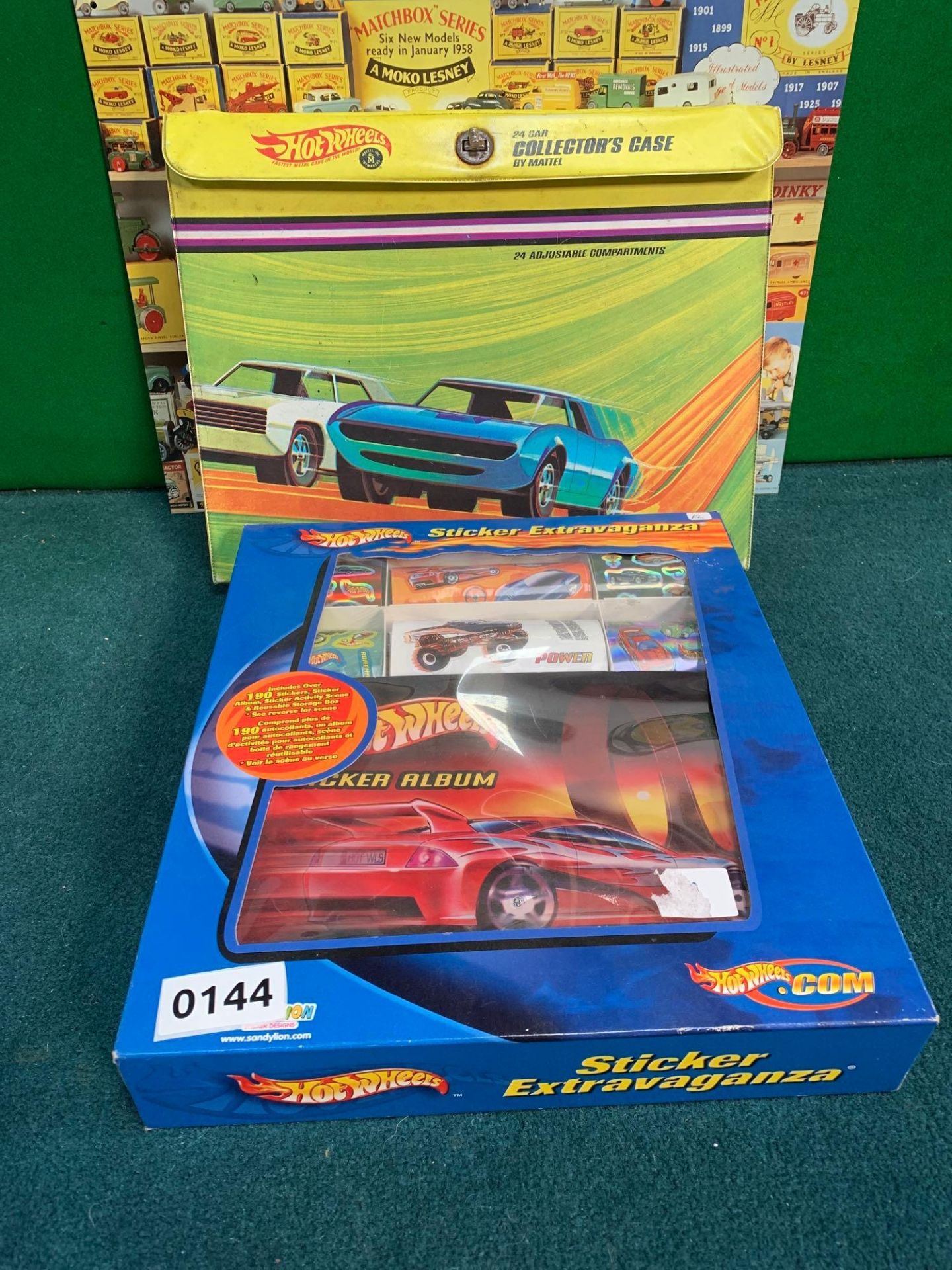 Hot Wheels Sticker Album With 2 X Carry Playset Cases