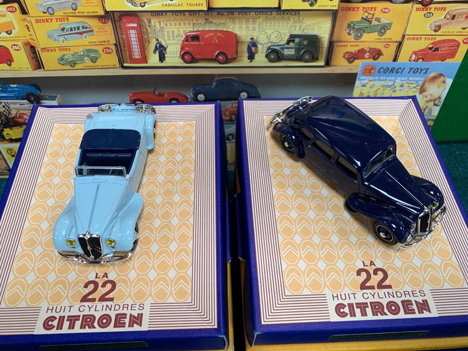 2 X Norev Diecasts. Citroen - Traction Avant 22CV Familiare 1934 Limousine In Navy Blue And - Bild 8 aus 9