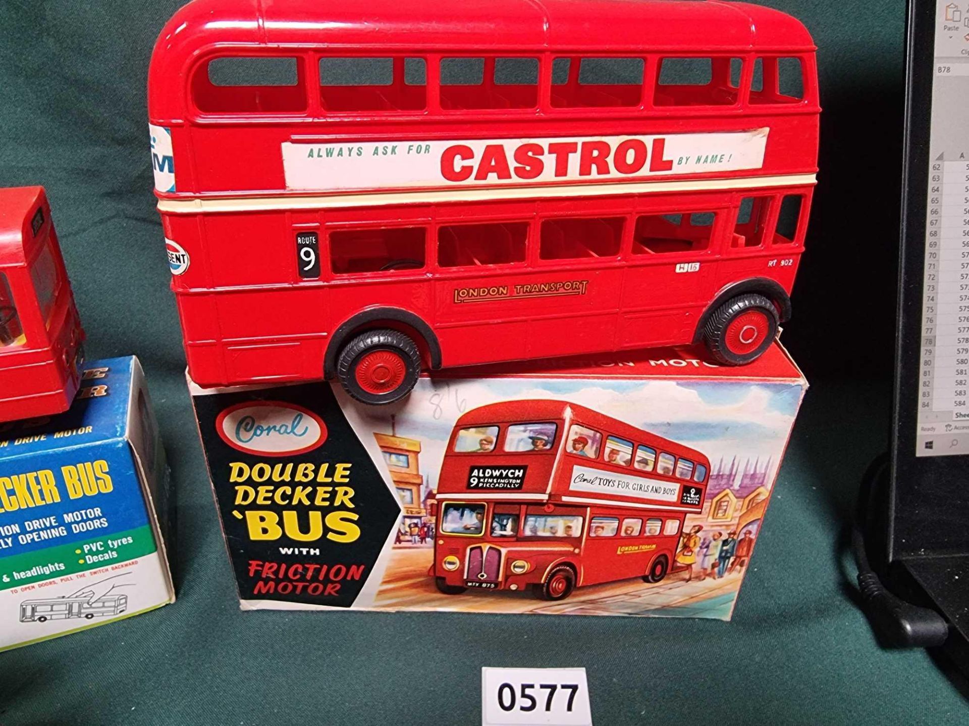 4 Vintage Plastic Bus Toys Comprising Of NFIC Plastic Model No.3107 "Red Arrow" Single Decker, Coral - Bild 5 aus 5