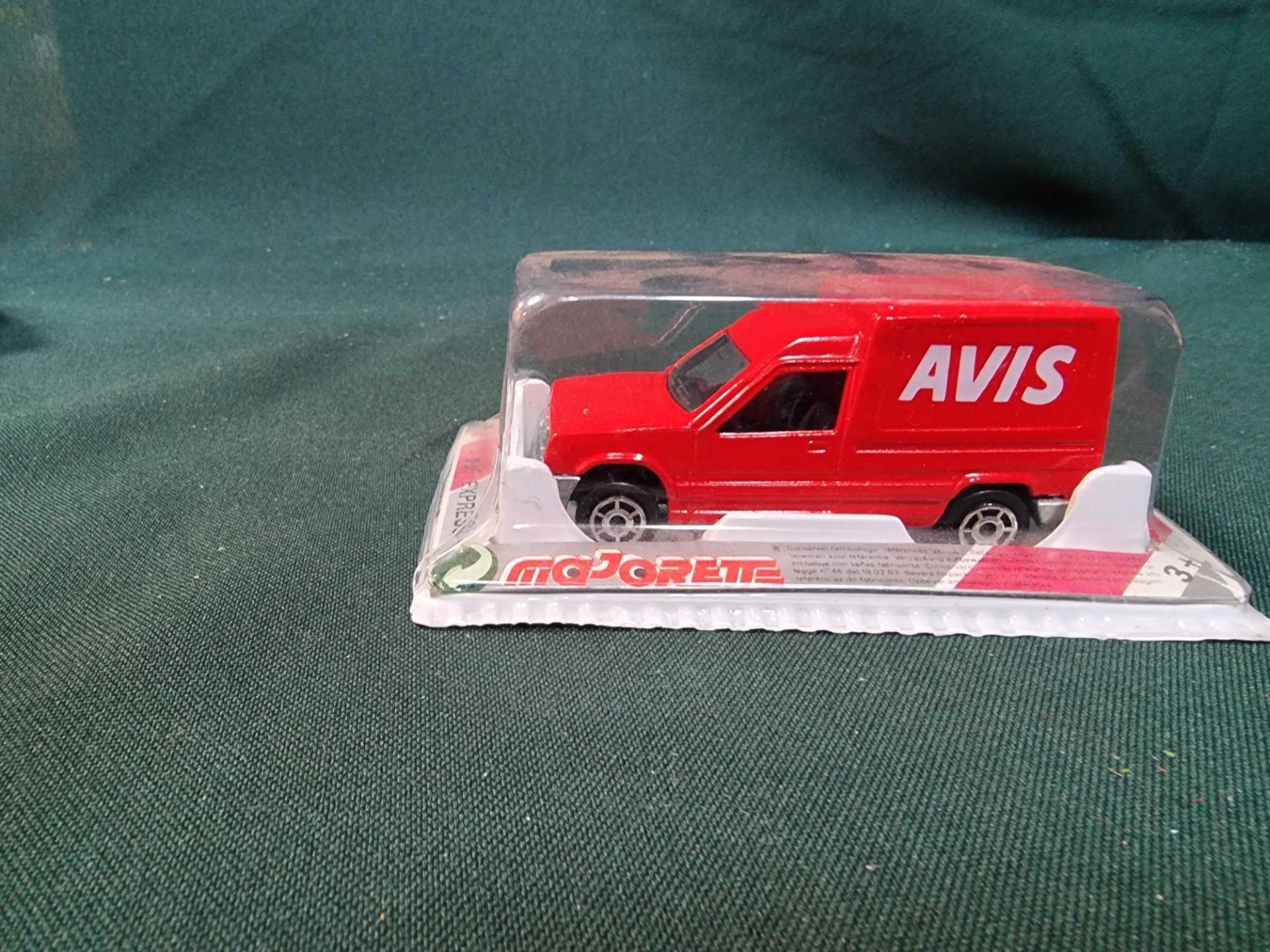 6 X Majorette Diecast Models In Bubble Card Comprising Of #233 Renault Express Van #266 Land - Image 4 of 7