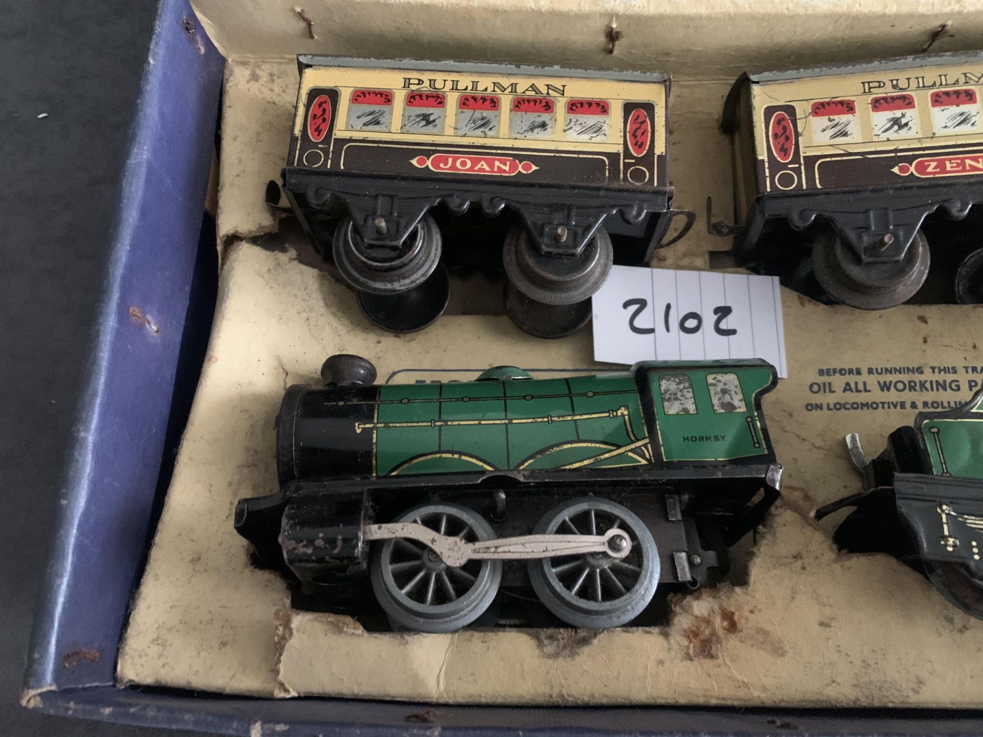 Hornby 0 Gauge - MO Clockwork Passenger Set With 0-4-0 Tender Locomotive No.2595, Joan And Zena - Bild 3 aus 5