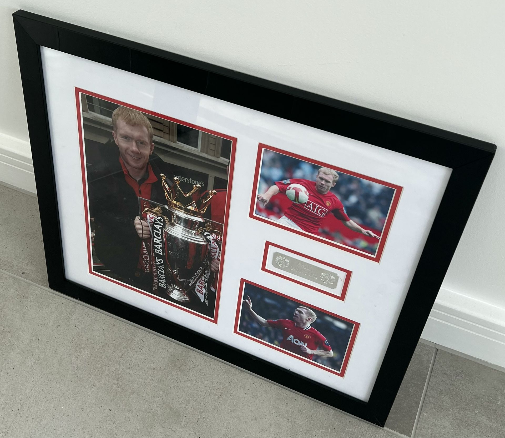 Hand signed Paul Scholes presentation featuring him with the Premier League winners trophy for - Image 3 of 6