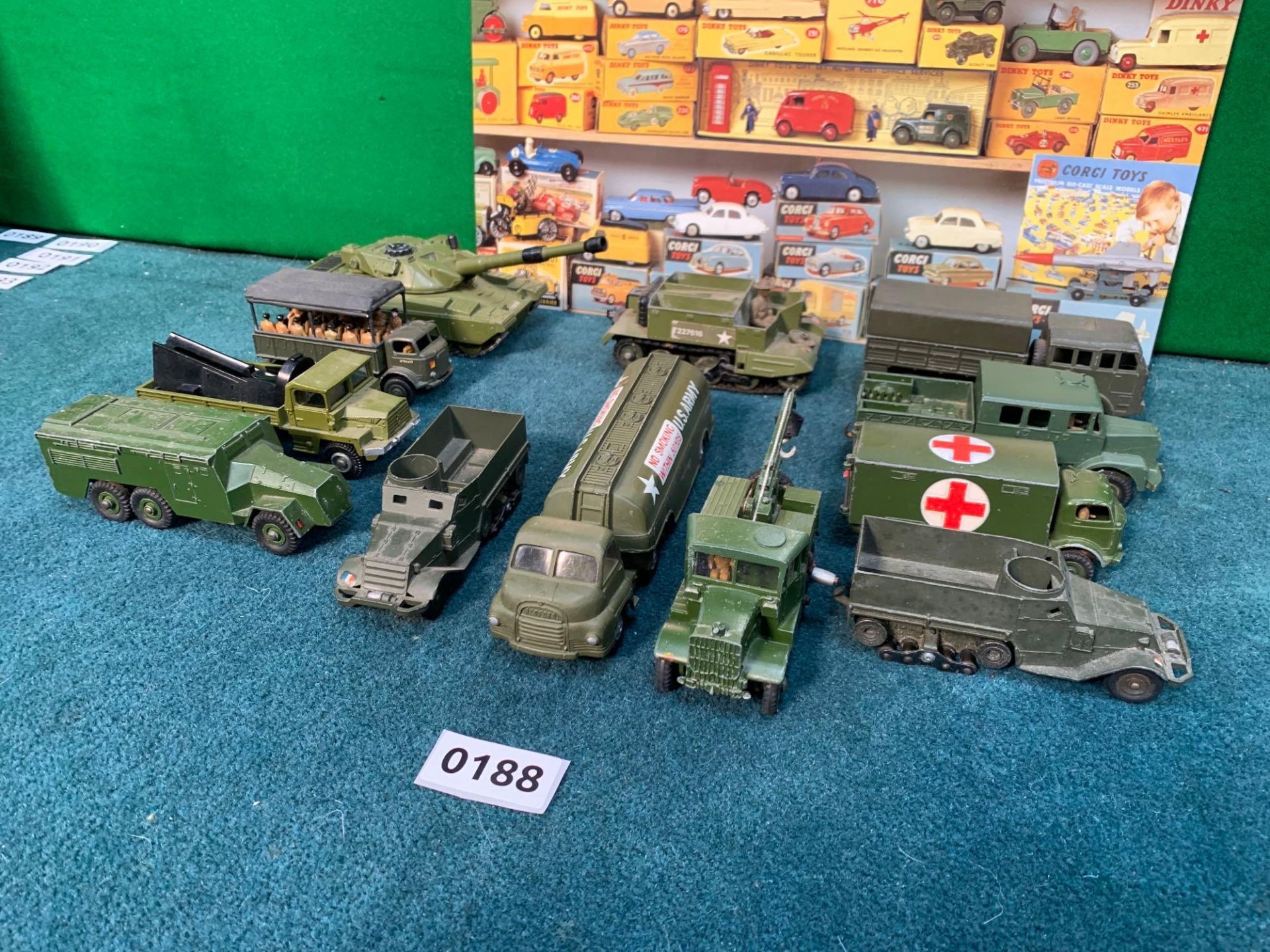 A Selection Of Dinky Military Vehicles To Include Various Tanks, Recovery Trucks, Medical And - Bild 6 aus 6