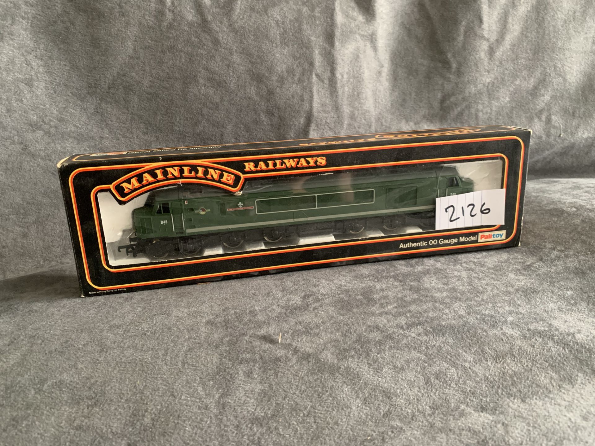 Mainline 37-050 Type 4 1CO-CO1 Diseel locomotive Green Manchester Regiment Locomotive