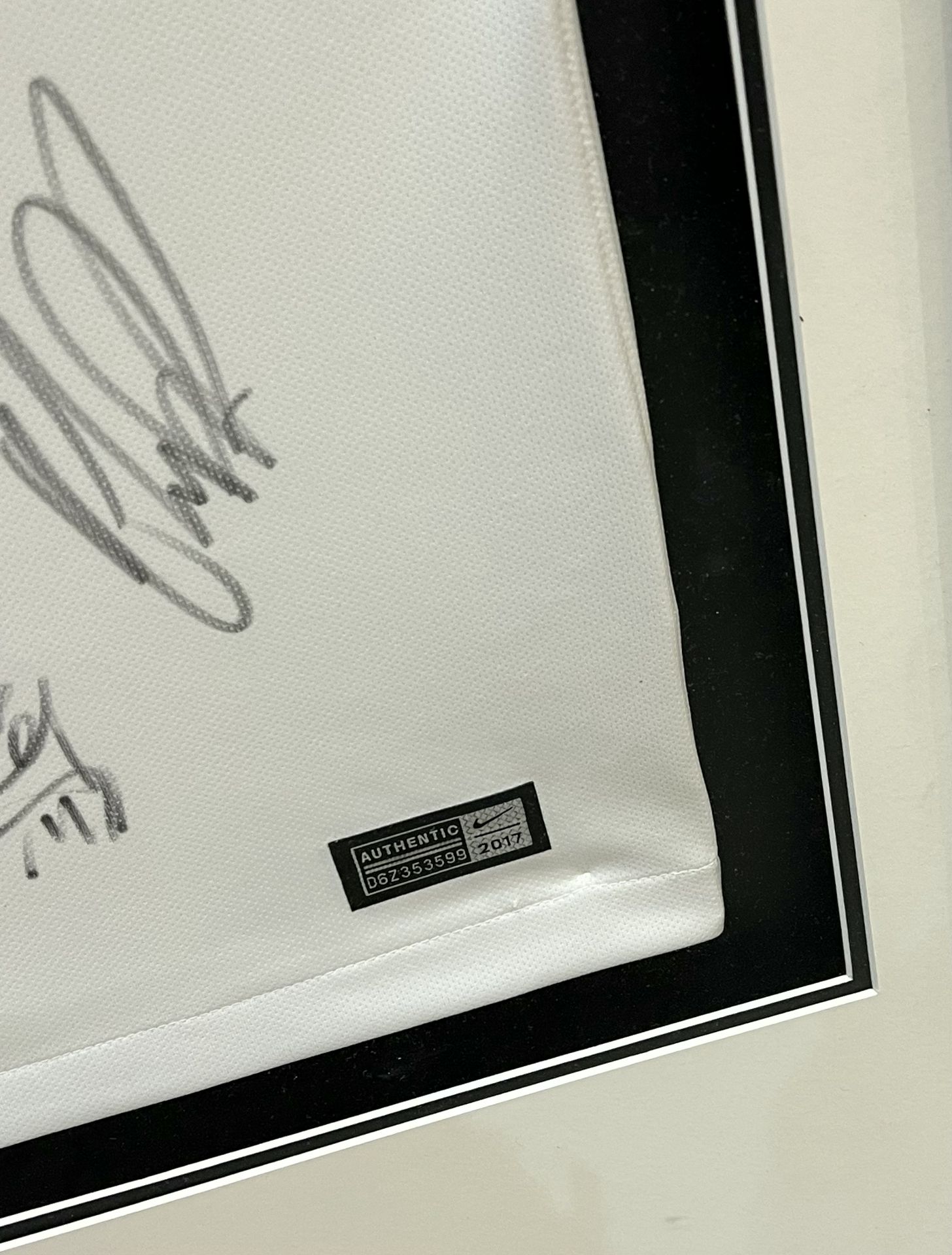 Authentic Tottenham Hotspur hand signed shirt display from the season 2017-18. The 17 signatories - Image 6 of 12