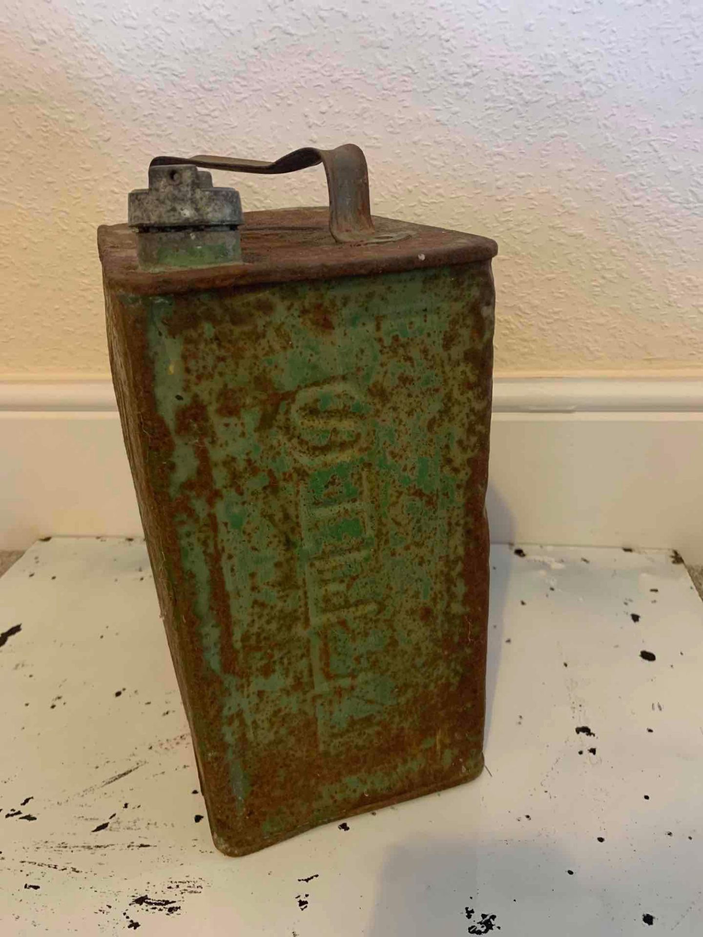 Shell Motor Spirit Metal Petrol Can. With Esso Lid In Original Colours With Significant Rusting - Image 4 of 6