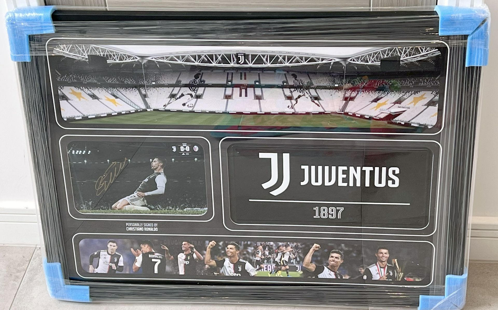 Authentic signed presentation hand signed by Cristiano Ronaldo playing for. Juventus. The signed - Image 8 of 15